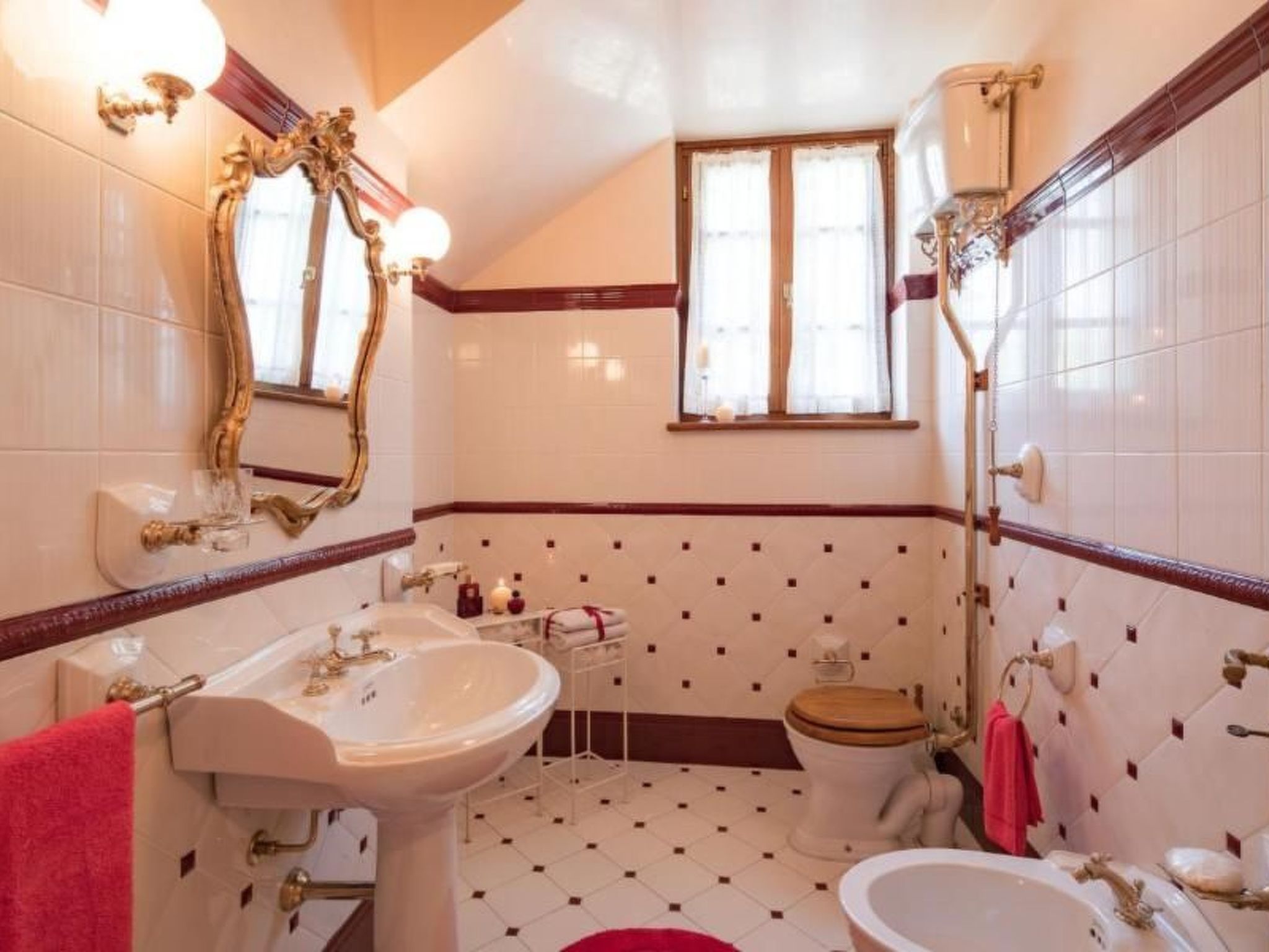 Wunderschöne Wohnung in Cortona mit Großer Terrasse-Binnen