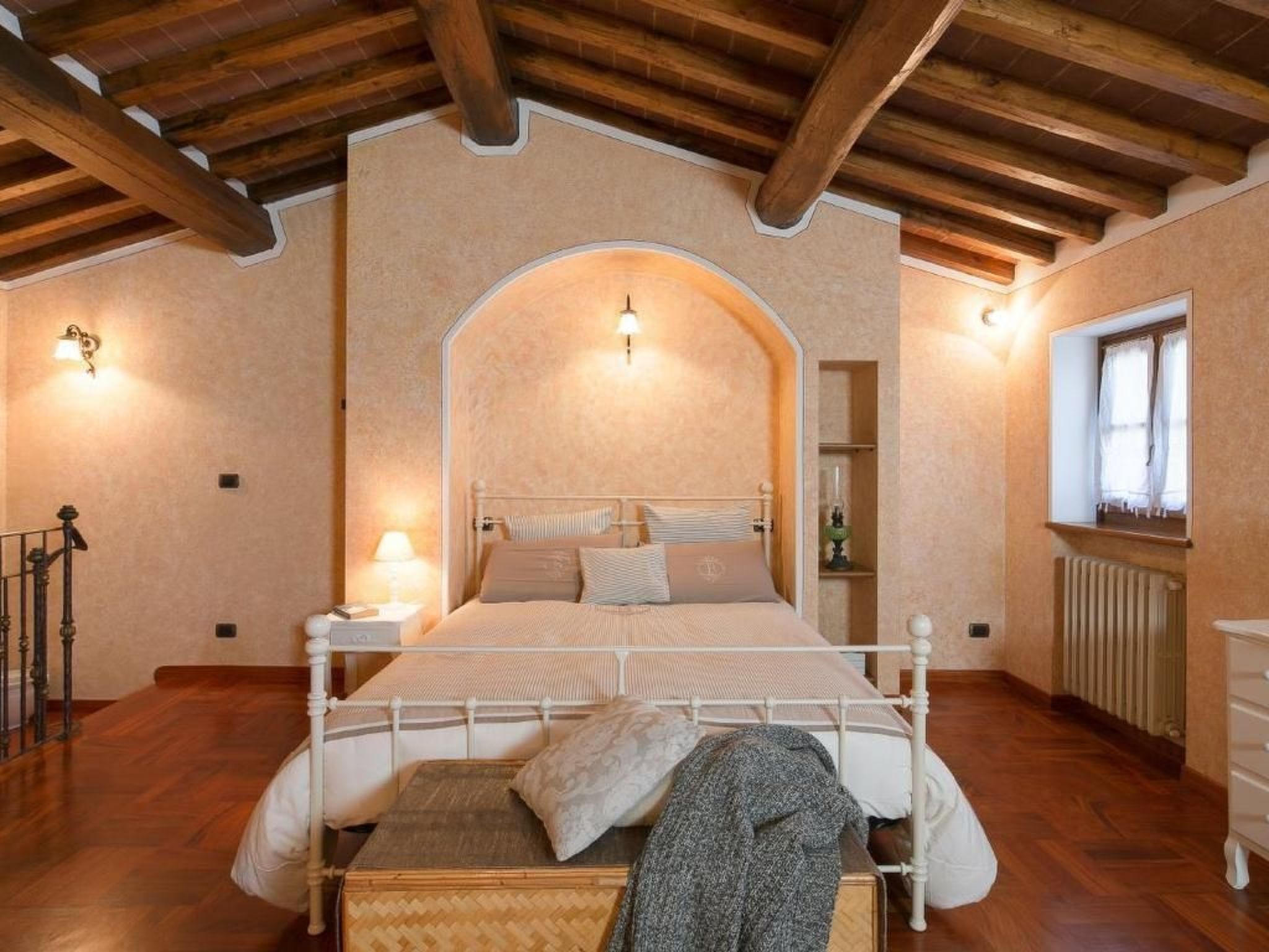 Wunderschöne Wohnung in Cortona mit Großer Terrasse-Binnen
