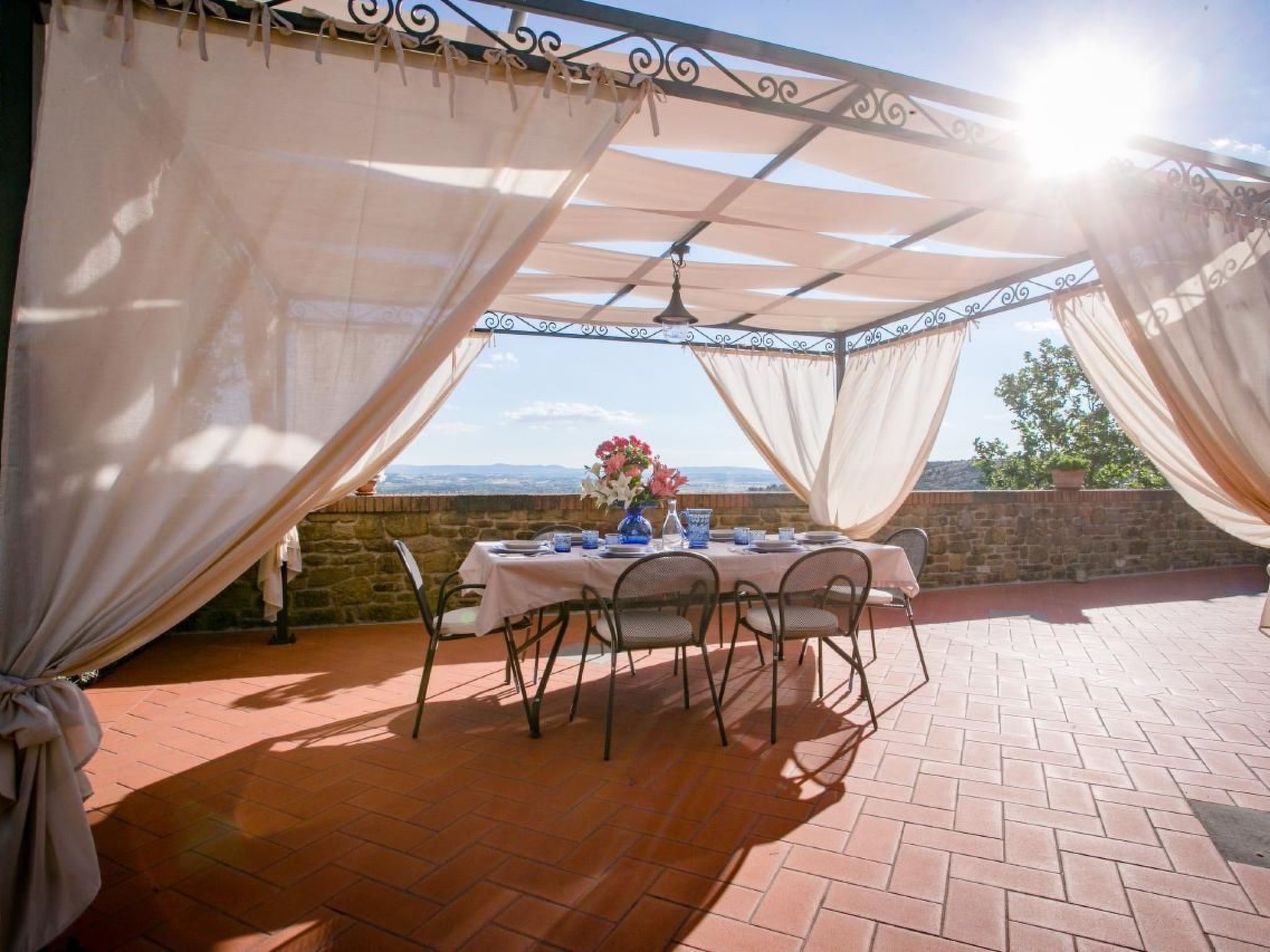 Wunderschöne Wohnung in Cortona mit Großer Terrasse-Binnen