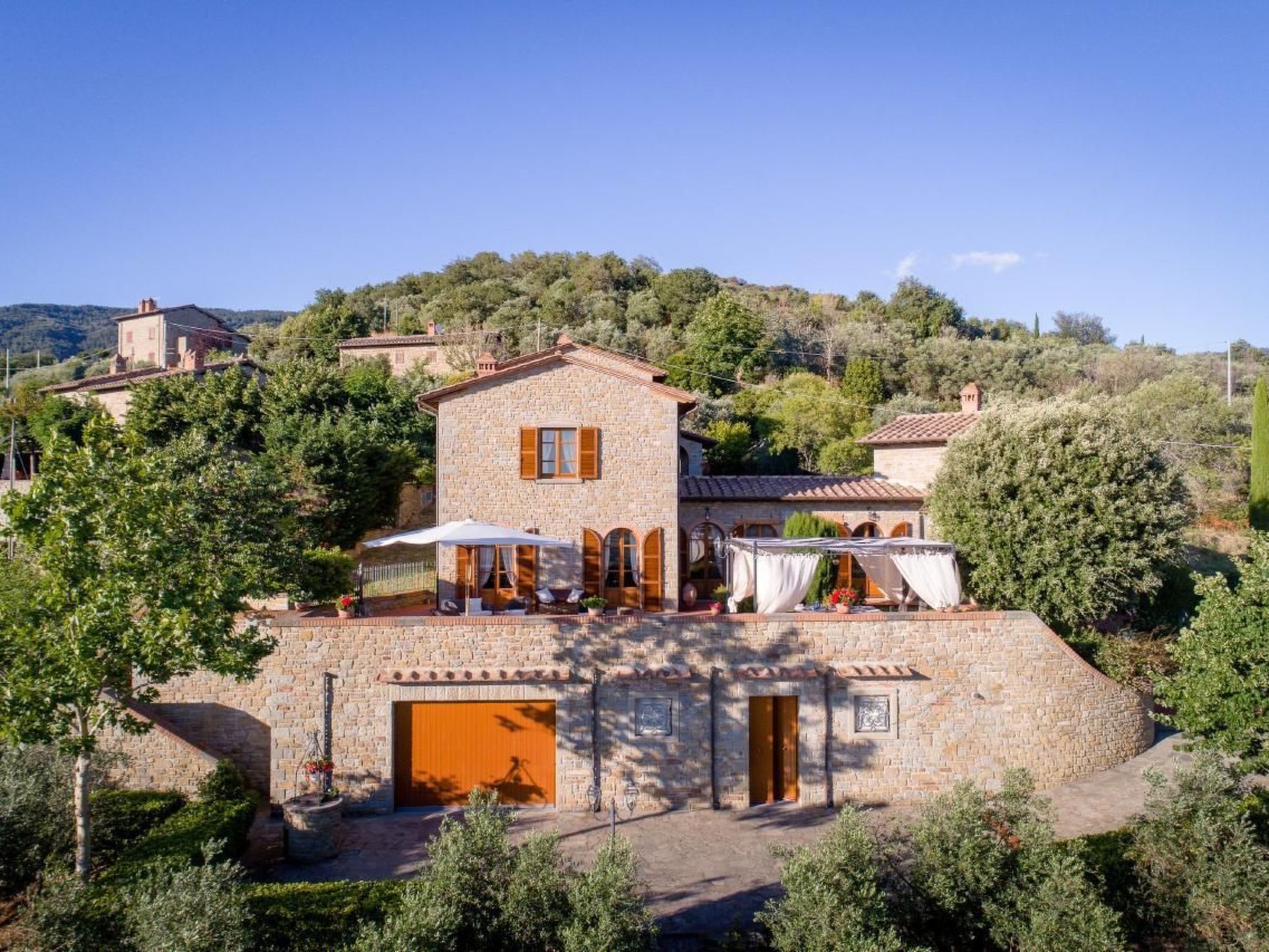 Wunderschöne Wohnung in Cortona mit Großer Terrasse-Binnen