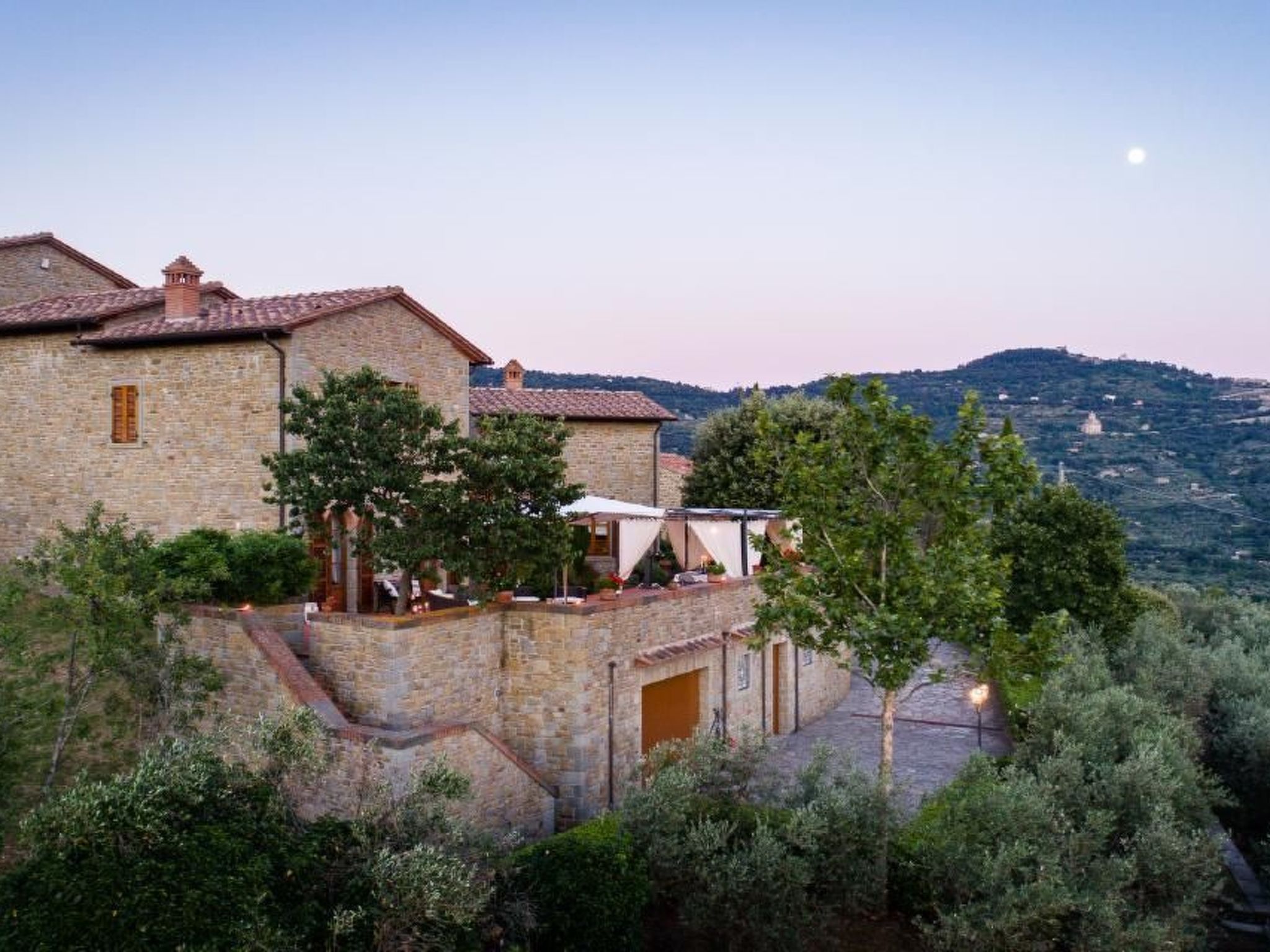 Wunderschöne Wohnung in Cortona mit Großer Terrasse-Binnen