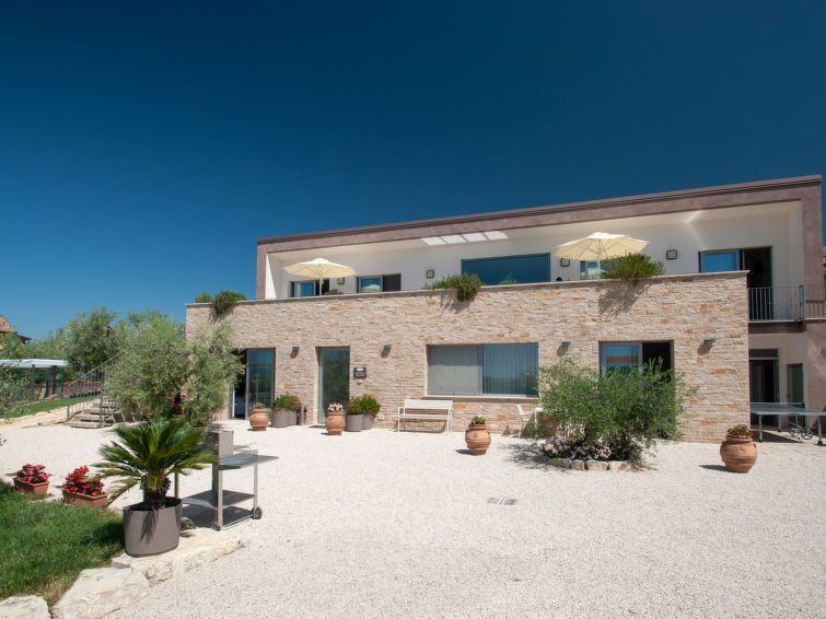 Privézwembad en modern comfort in Villa Futura, Todi in Todi
