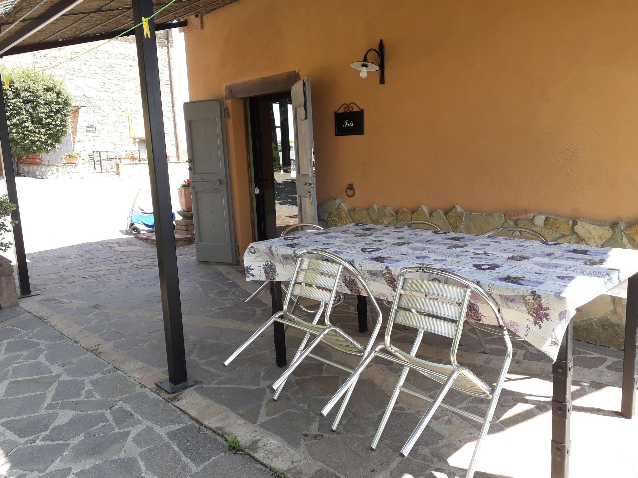 Wohnung in Castiglione Del Lago mit Terrasse, Garten und Grill