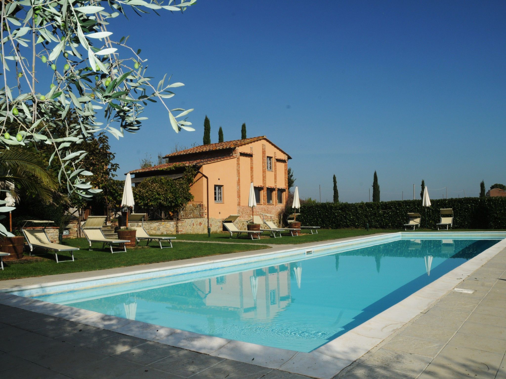 Wohnung in Castiglione Del Lago mit Terrasse, Garten und Grill-Outside