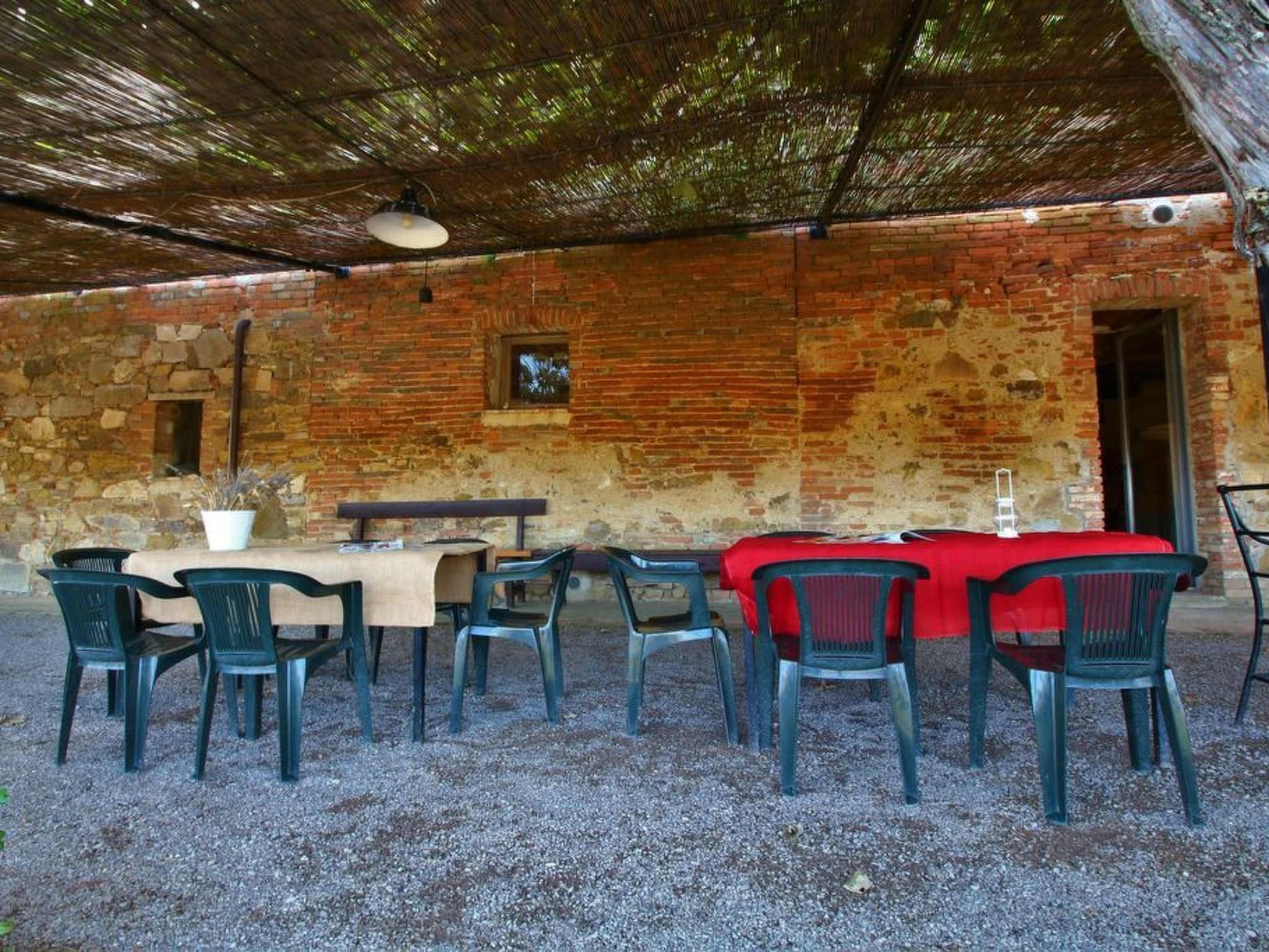 Wohnung in Castiglione Del Lago mit Terrasse, Garten und Grill-Outside