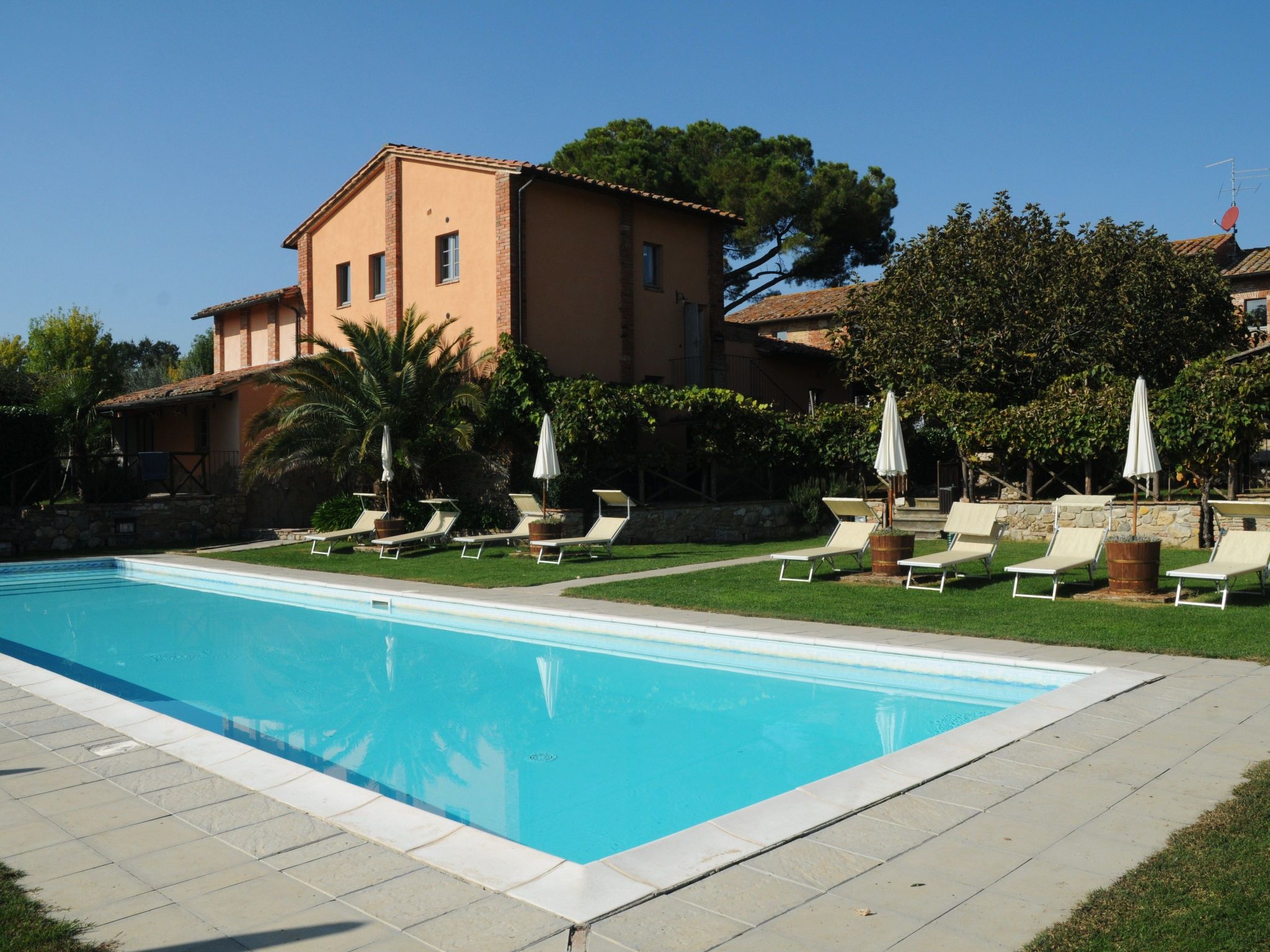 Appartement in Castiglione Del Lago mit Terrasse, gemeinsamem Pool und Garten-Image-tags.info