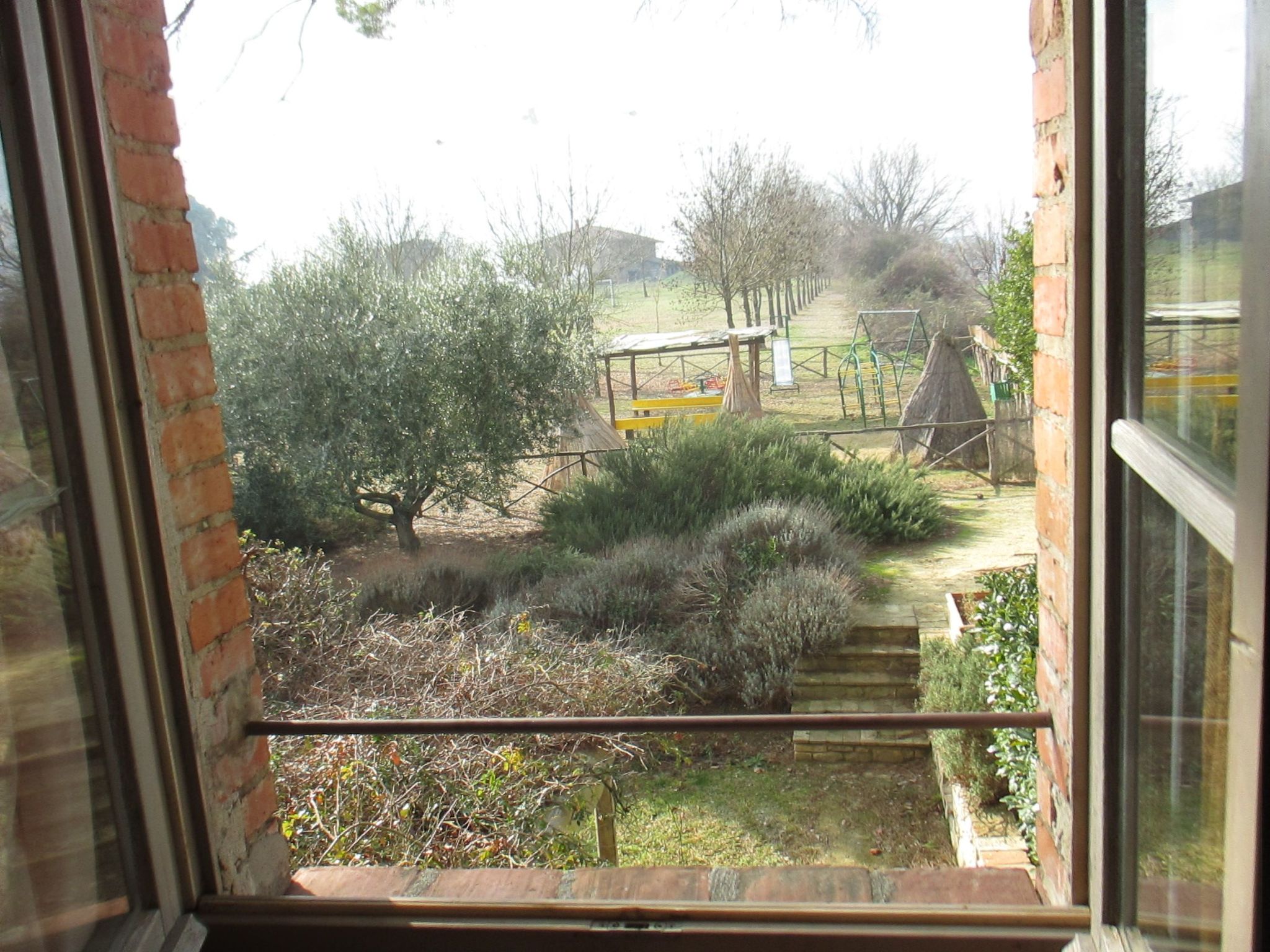 Appartement in Castiglione Del Lago mit Terrasse, gemeinsamem Pool und Garten-Outside