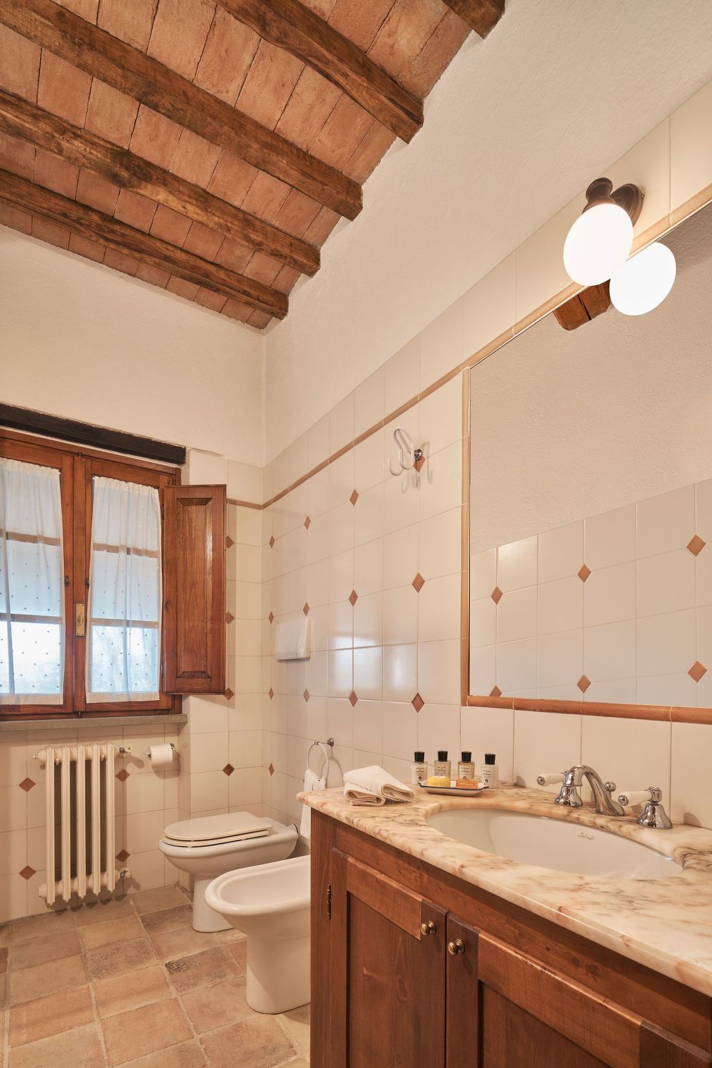 Haus mit Vordach-Image-tags.info