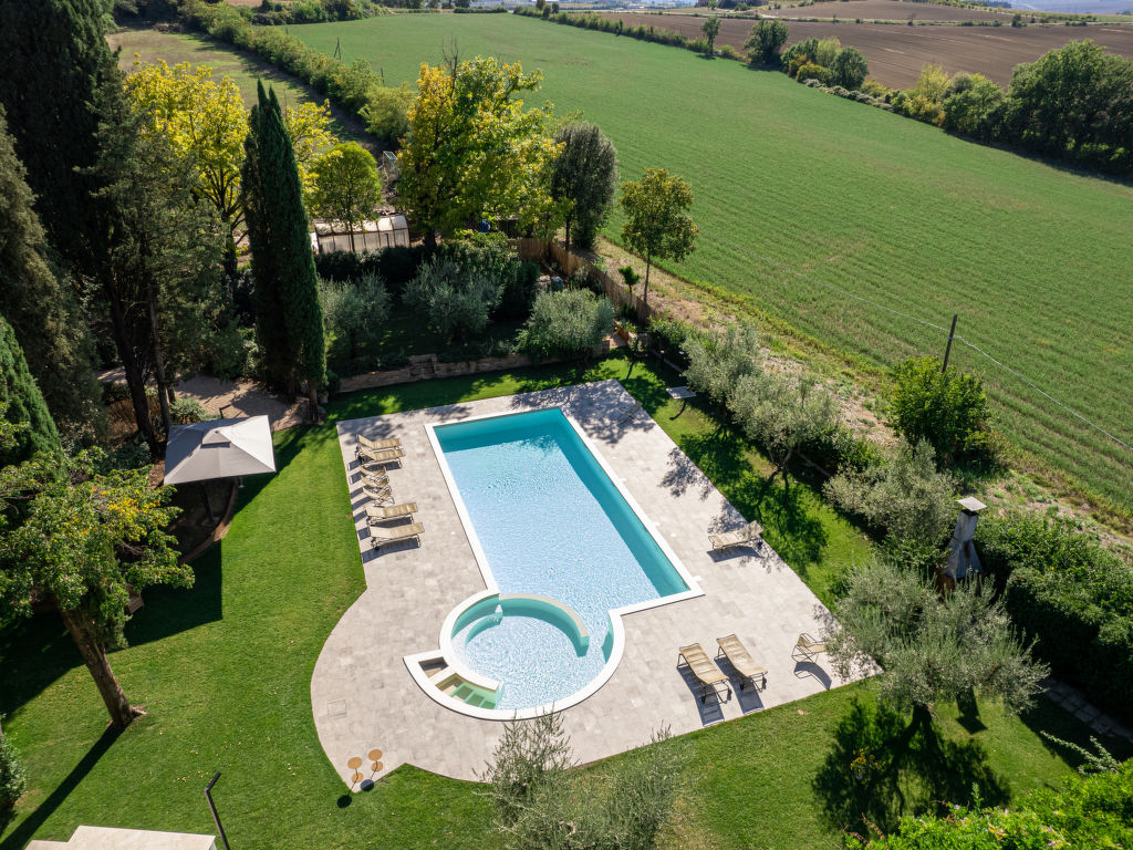 Angeli — Pool Outdoor