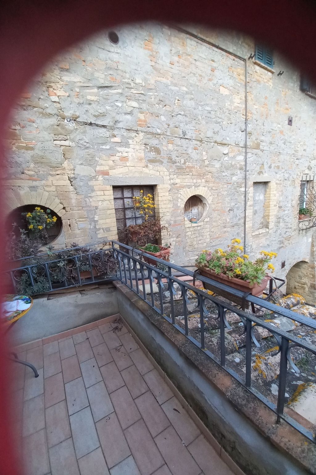 Rustikale Eleganz mit Blick auf die umbrische Landschaft