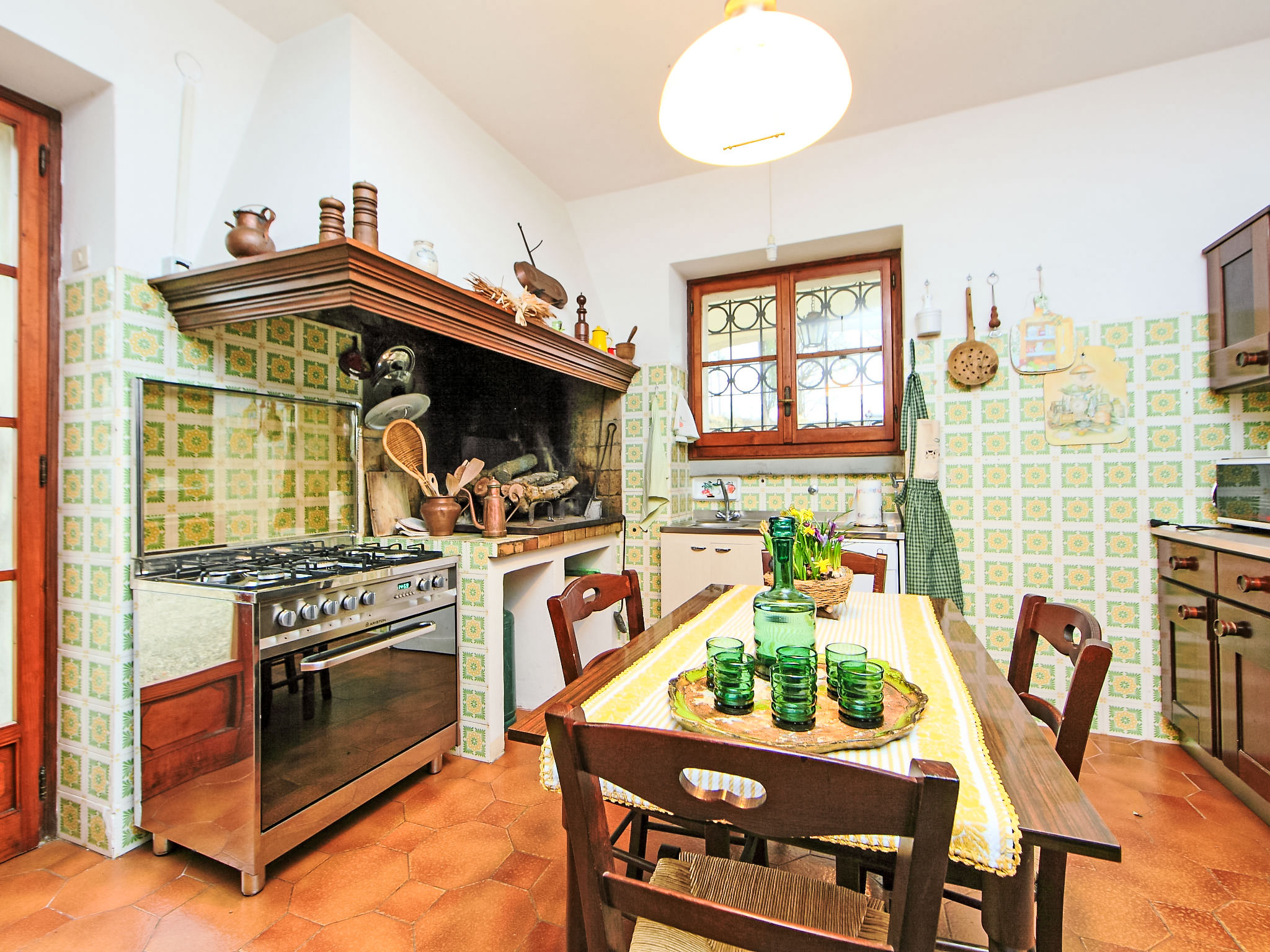 Kitchen / Dining Room