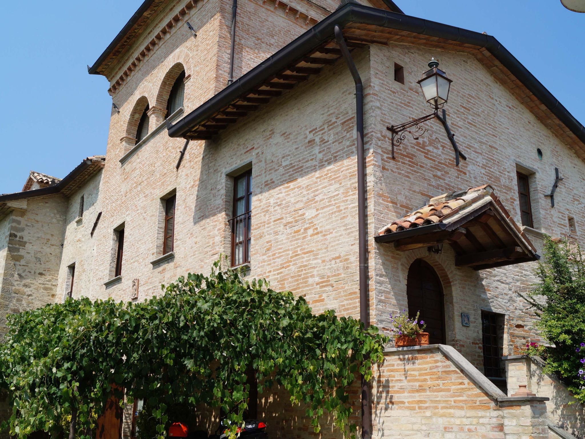 Altes Kloster und eleganter Landsitz-Binnen