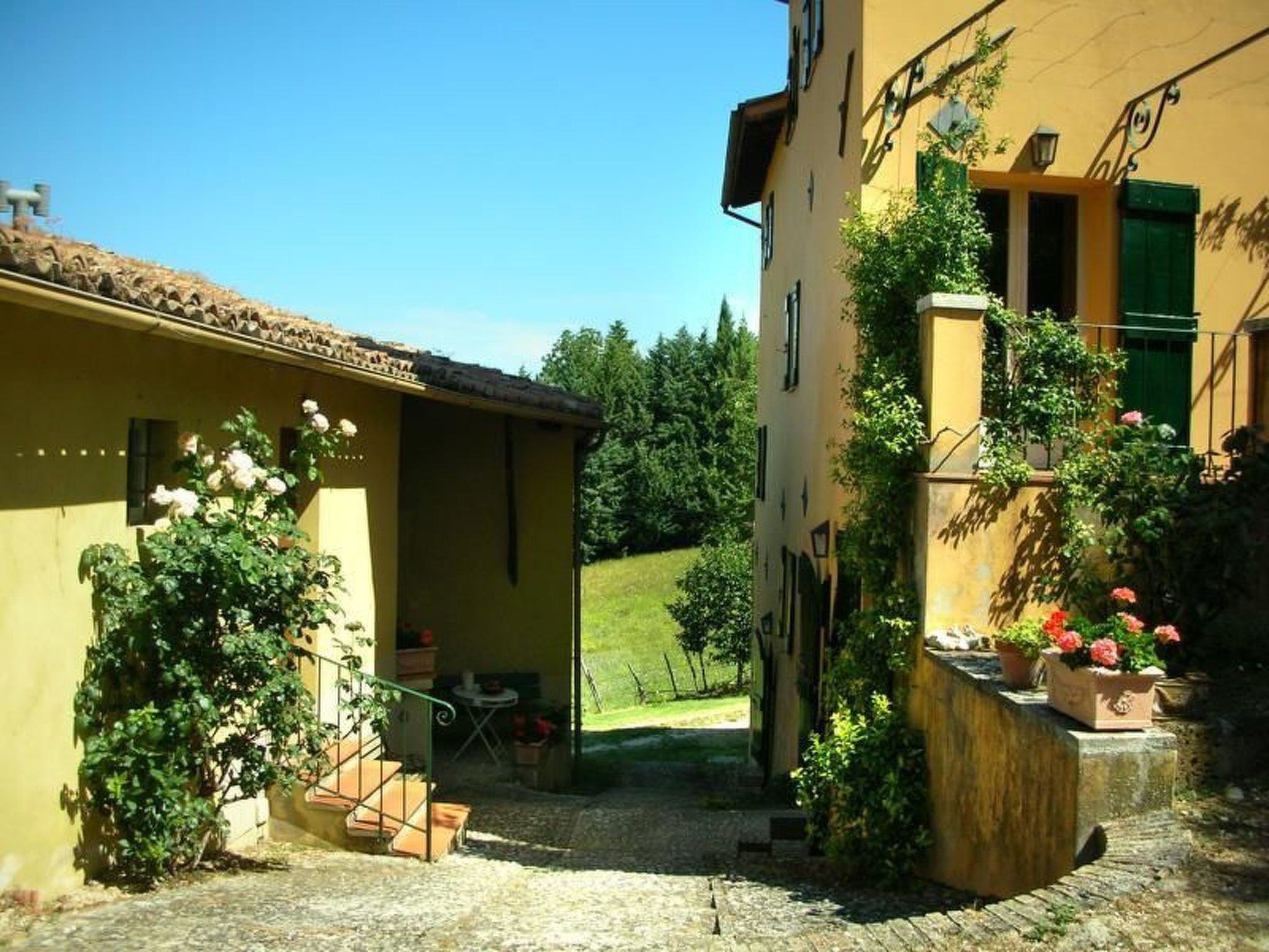 In Spoleto mit Garten, Grill und Terrasse-Binnen