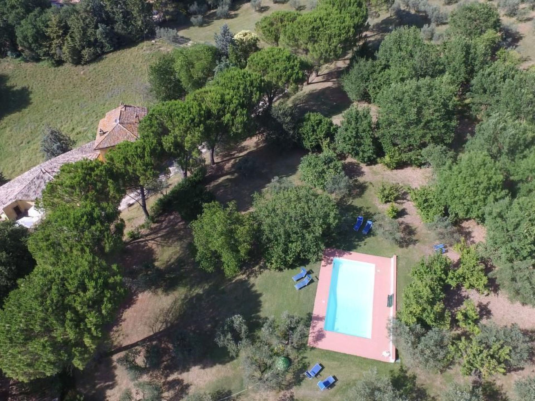 In Spoleto mit Garten, Grill und Terrasse-Binnen