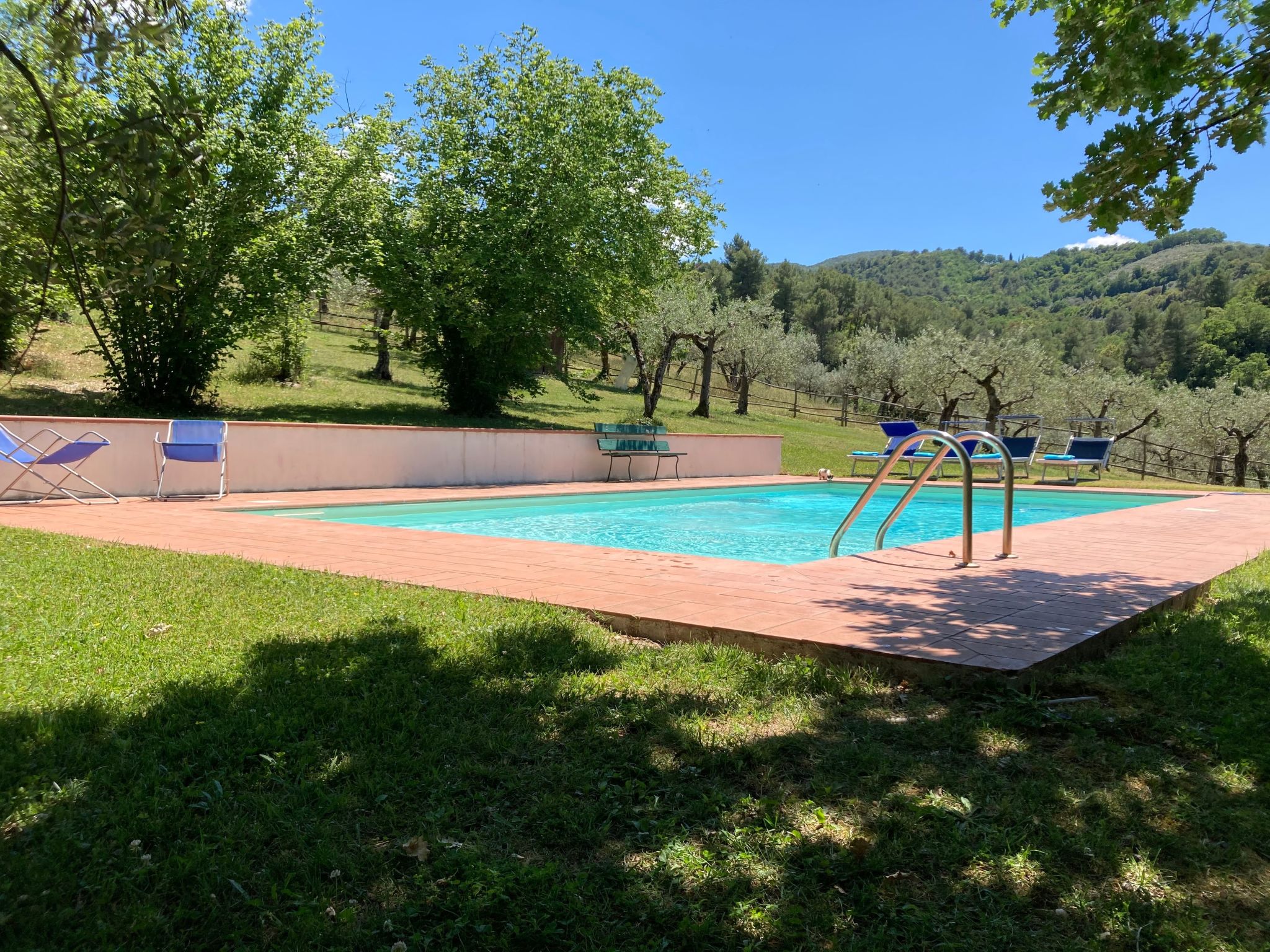 In Spoleto mit Garten, Grill und Terrasse-Binnen
