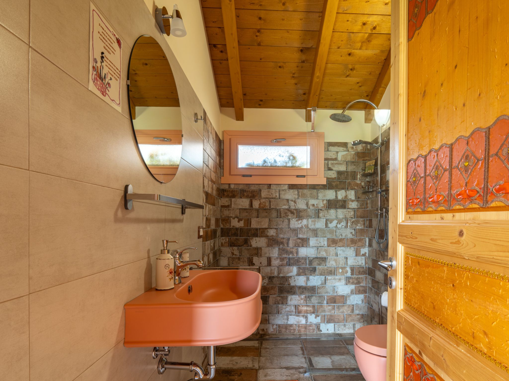 'Vindemia la salmon-Binnen