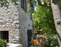 Altes Steinhaus mit Garten