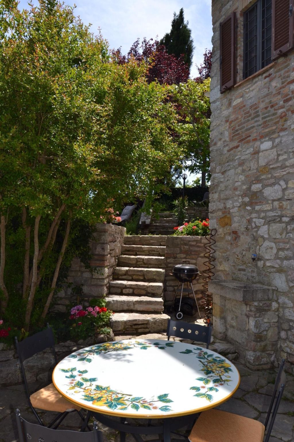 Altes Steinhaus mit Garten-Binnen