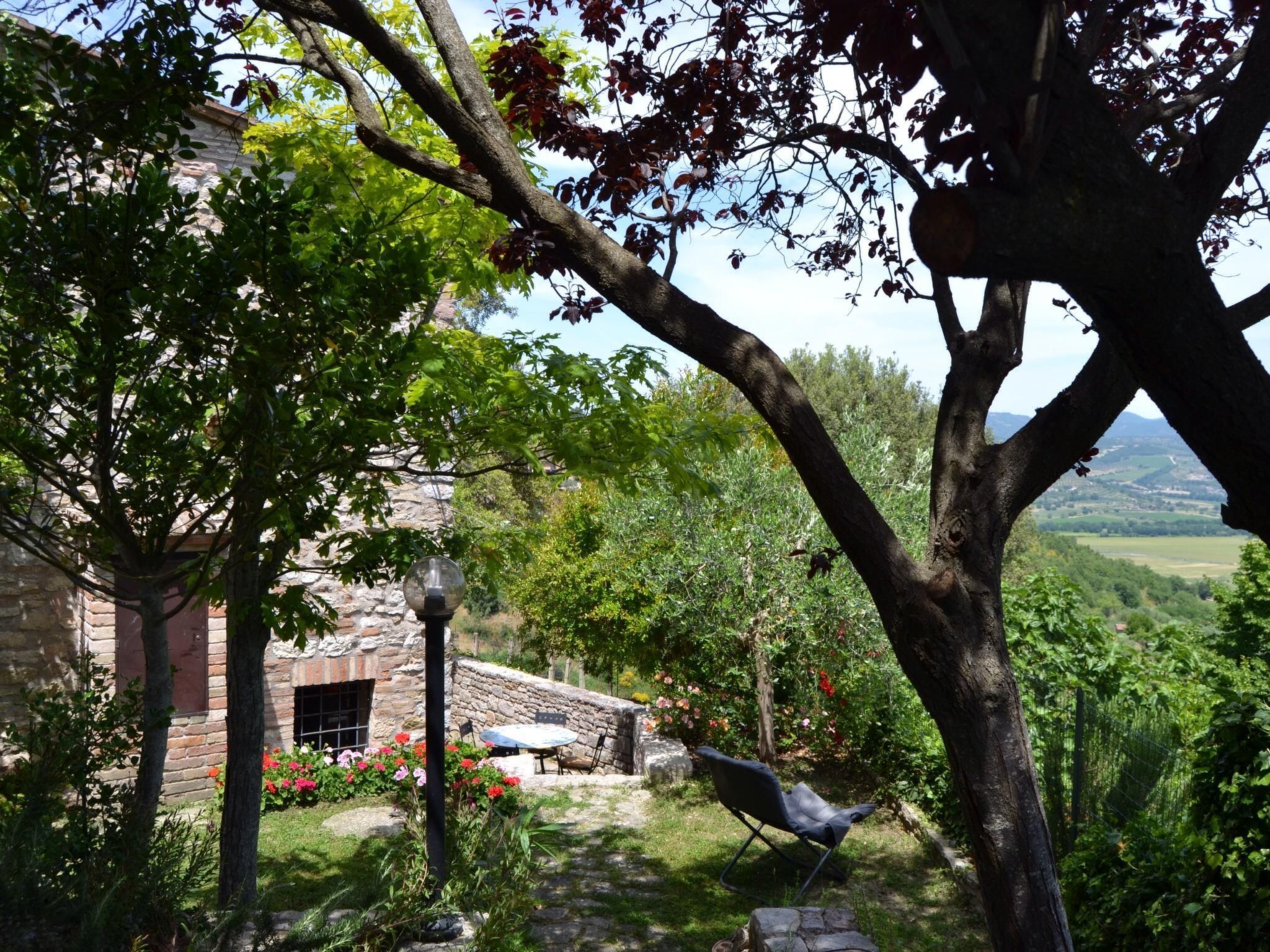 Altes Steinhaus mit Garten-Binnen