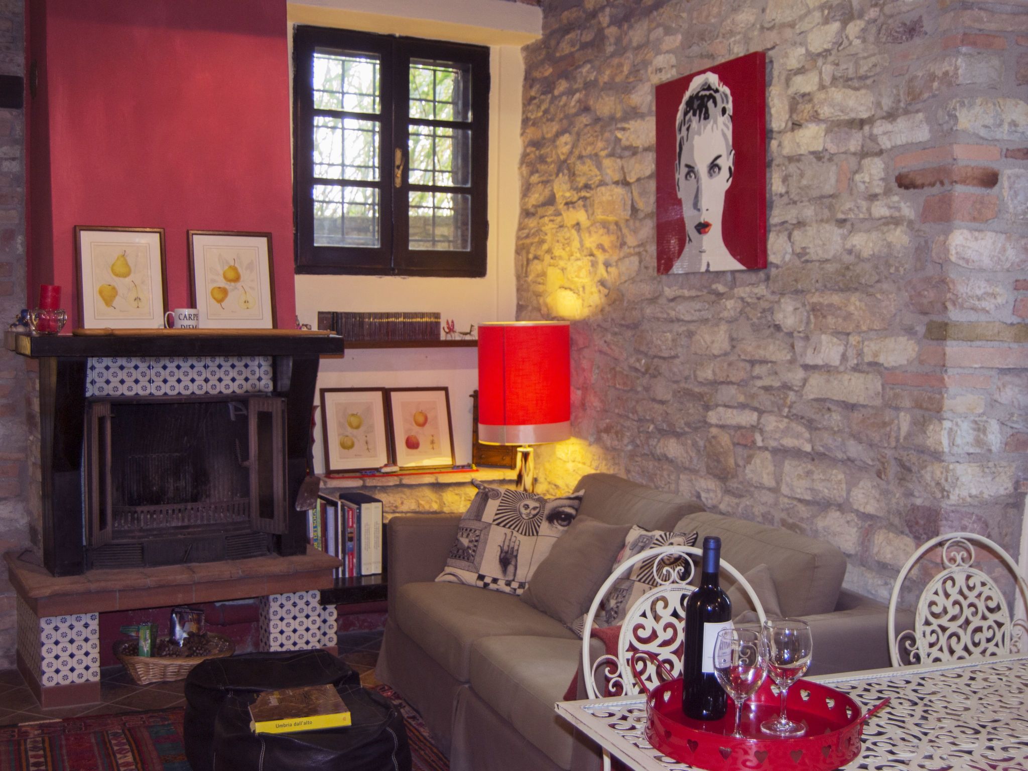 Altes Steinhaus mit Garten