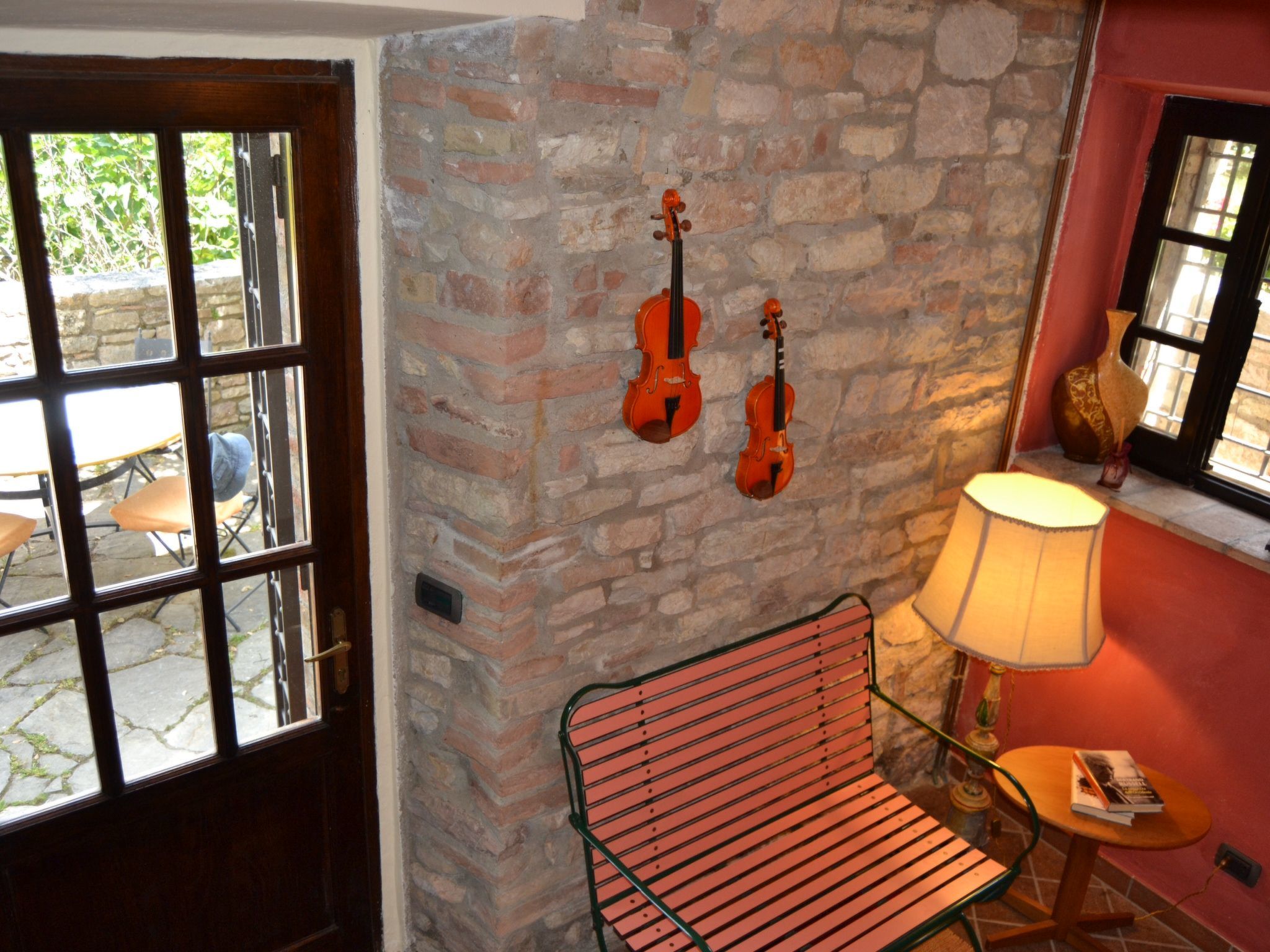 Altes Steinhaus mit Garten-Binnen