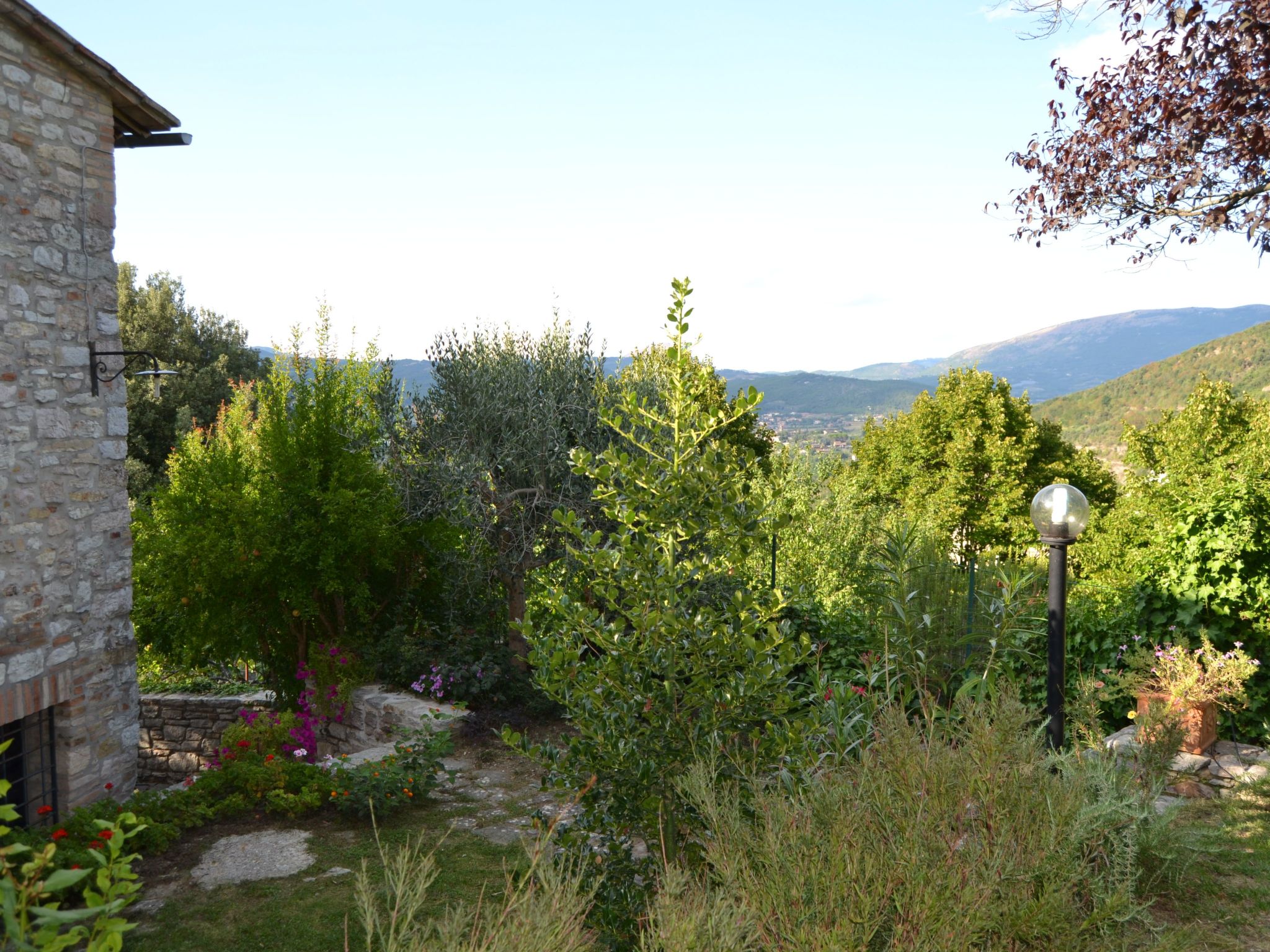 Altes Steinhaus mit Garten-Binnen