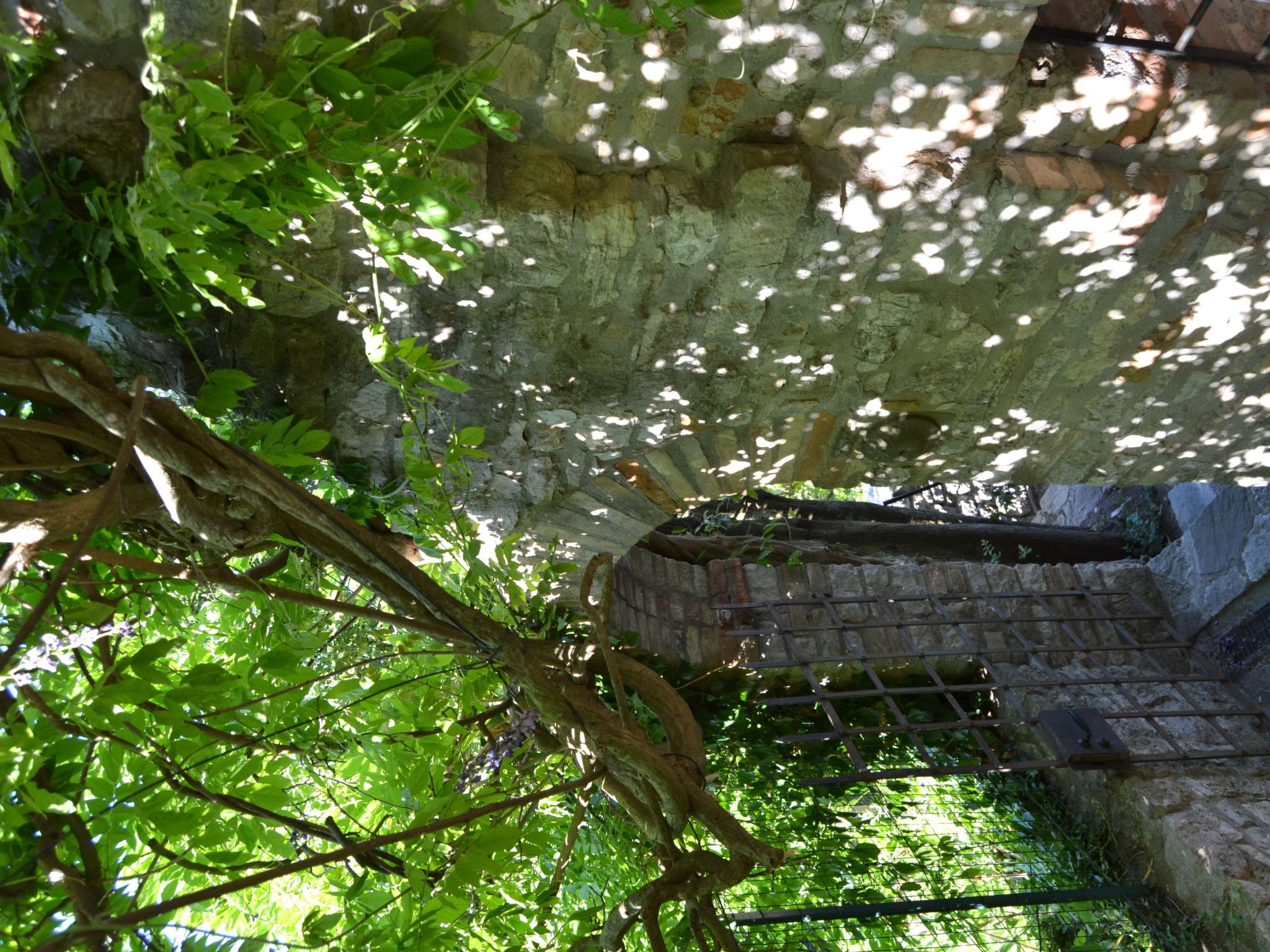 Altes Steinhaus mit Garten-Binnen