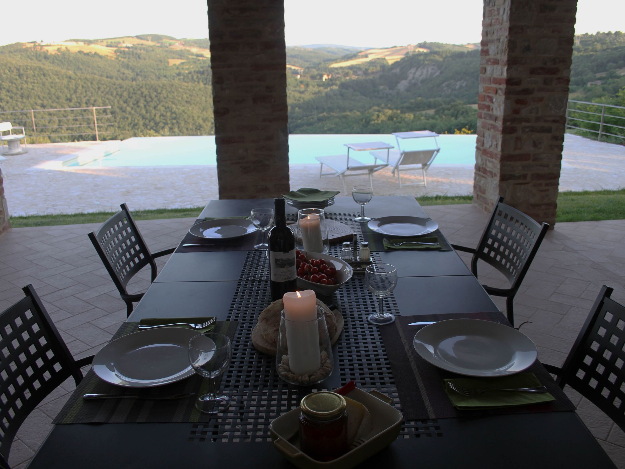 Casale Civitella mit Infinity-Pool-Draußen