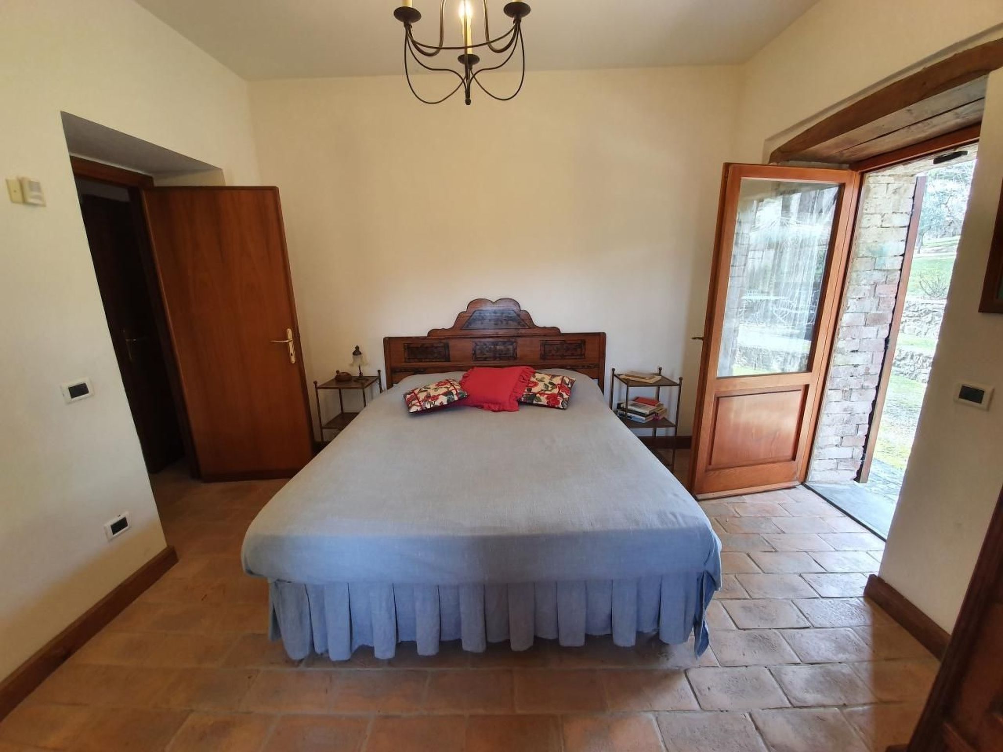 Altes Haus in Rotecastello mit großem Pool-Image-tags.info