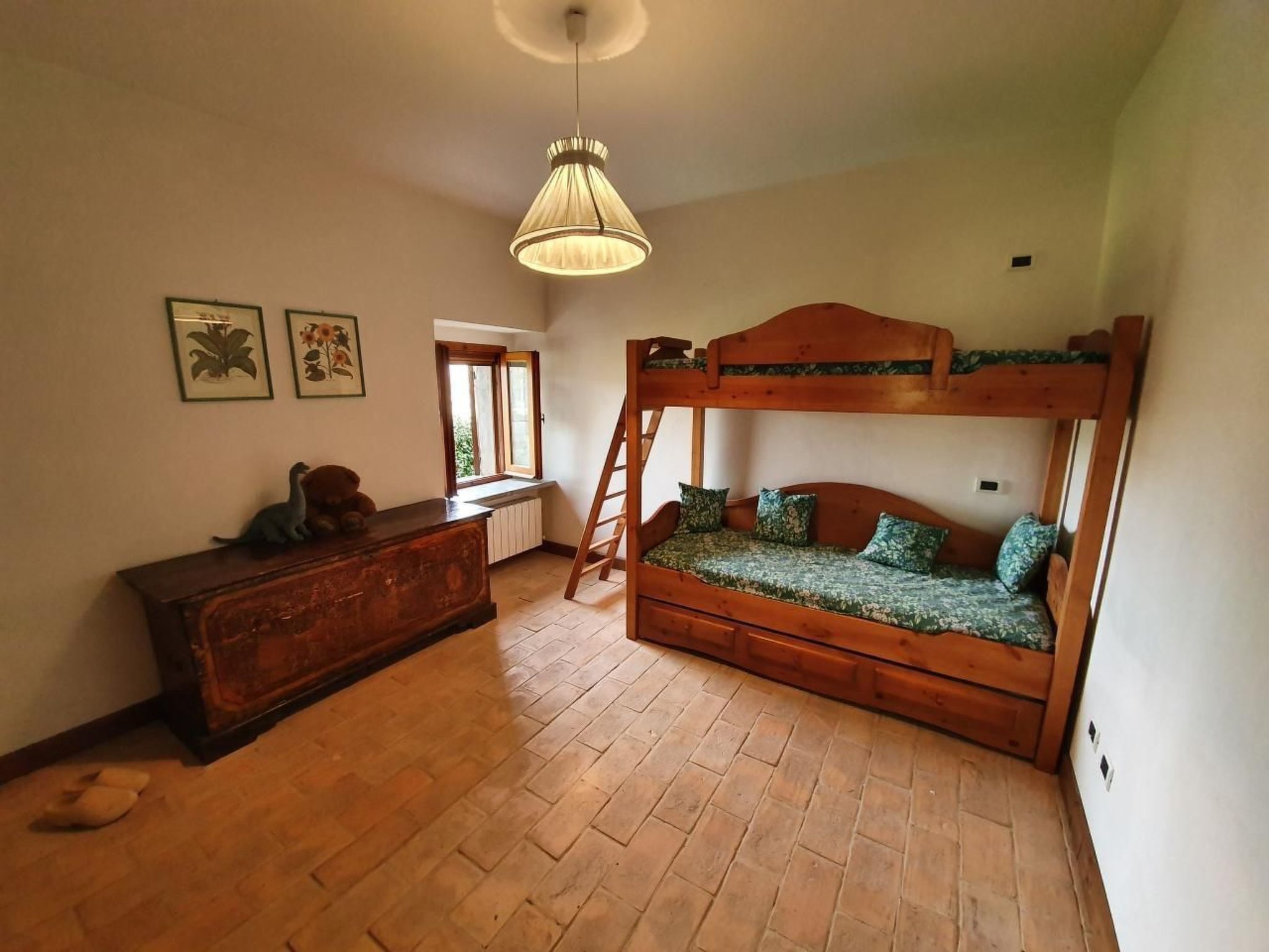 Altes Haus in Rotecastello mit großem Pool-Image-tags.info