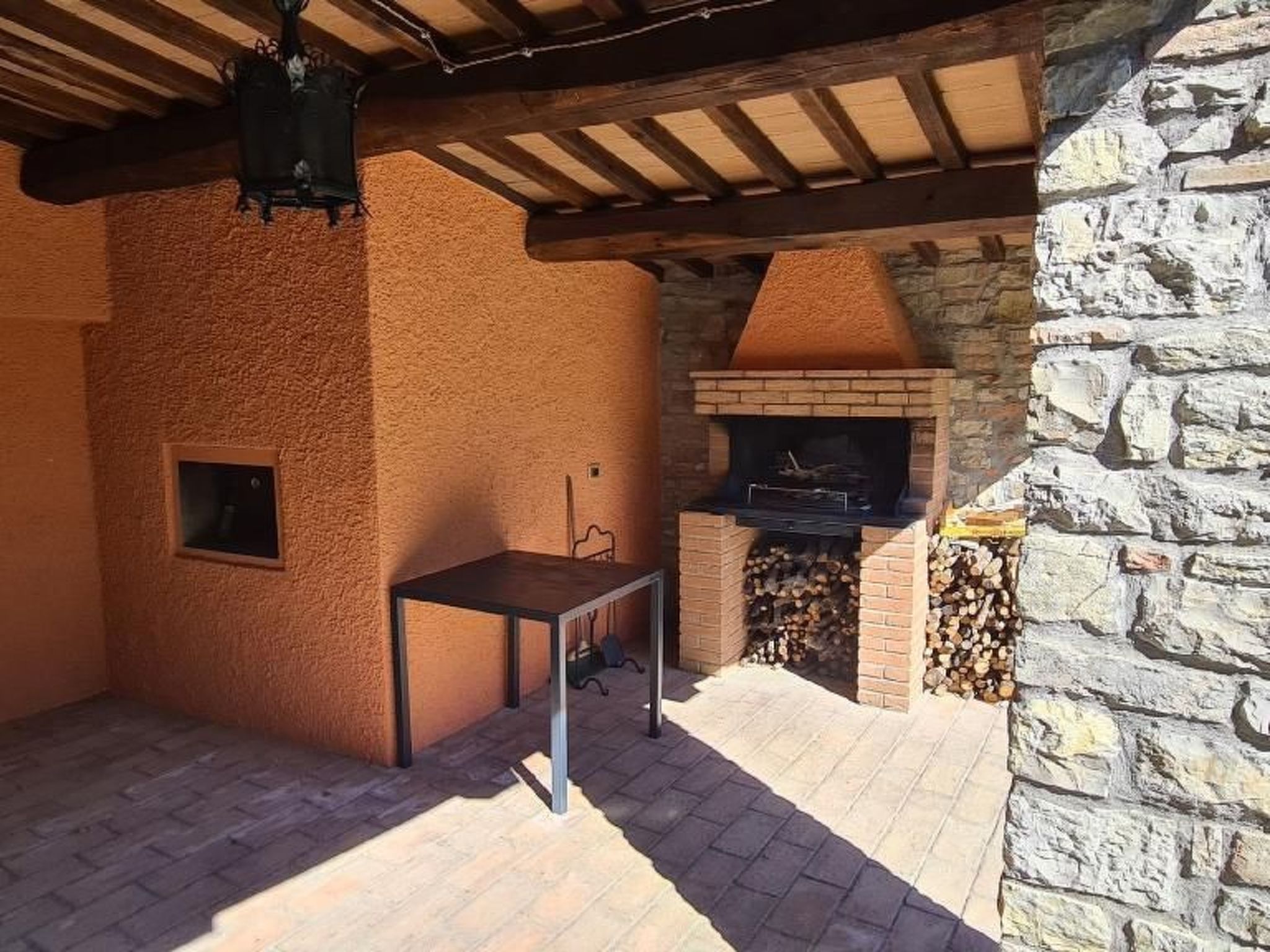 Altes Haus in Rotecastello mit großem Pool-Image-tags.info