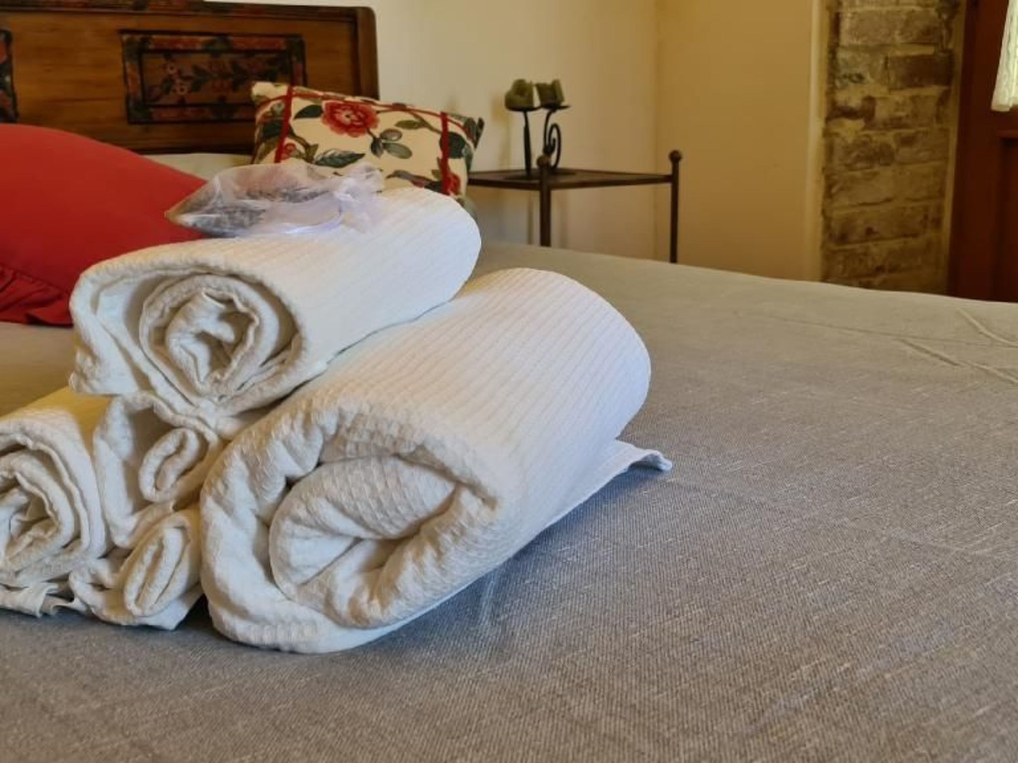 Altes Haus in Rotecastello mit großem Pool-Image-tags.info