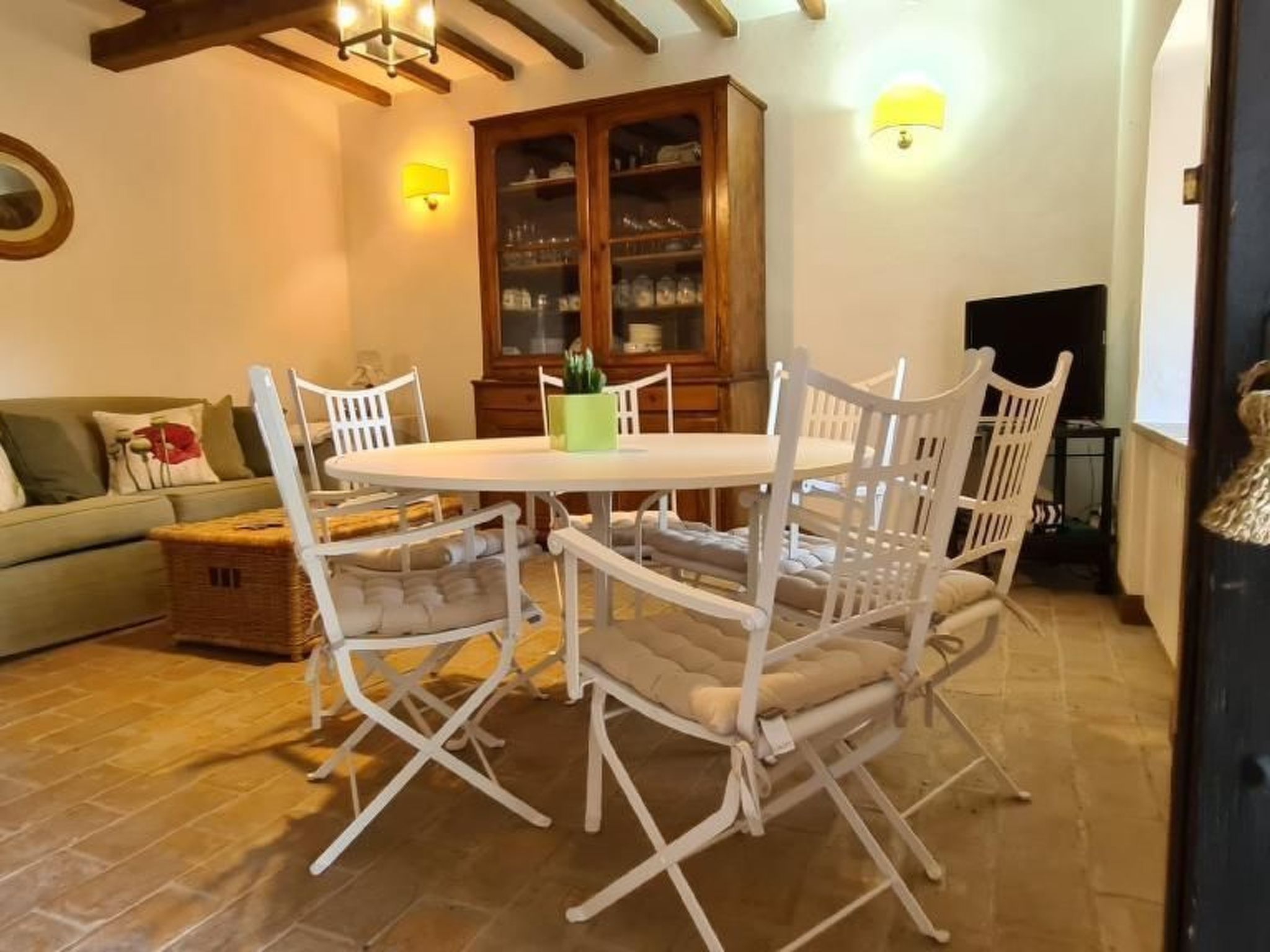 Altes Haus in Rotecastello mit großem Pool-Image-tags.info