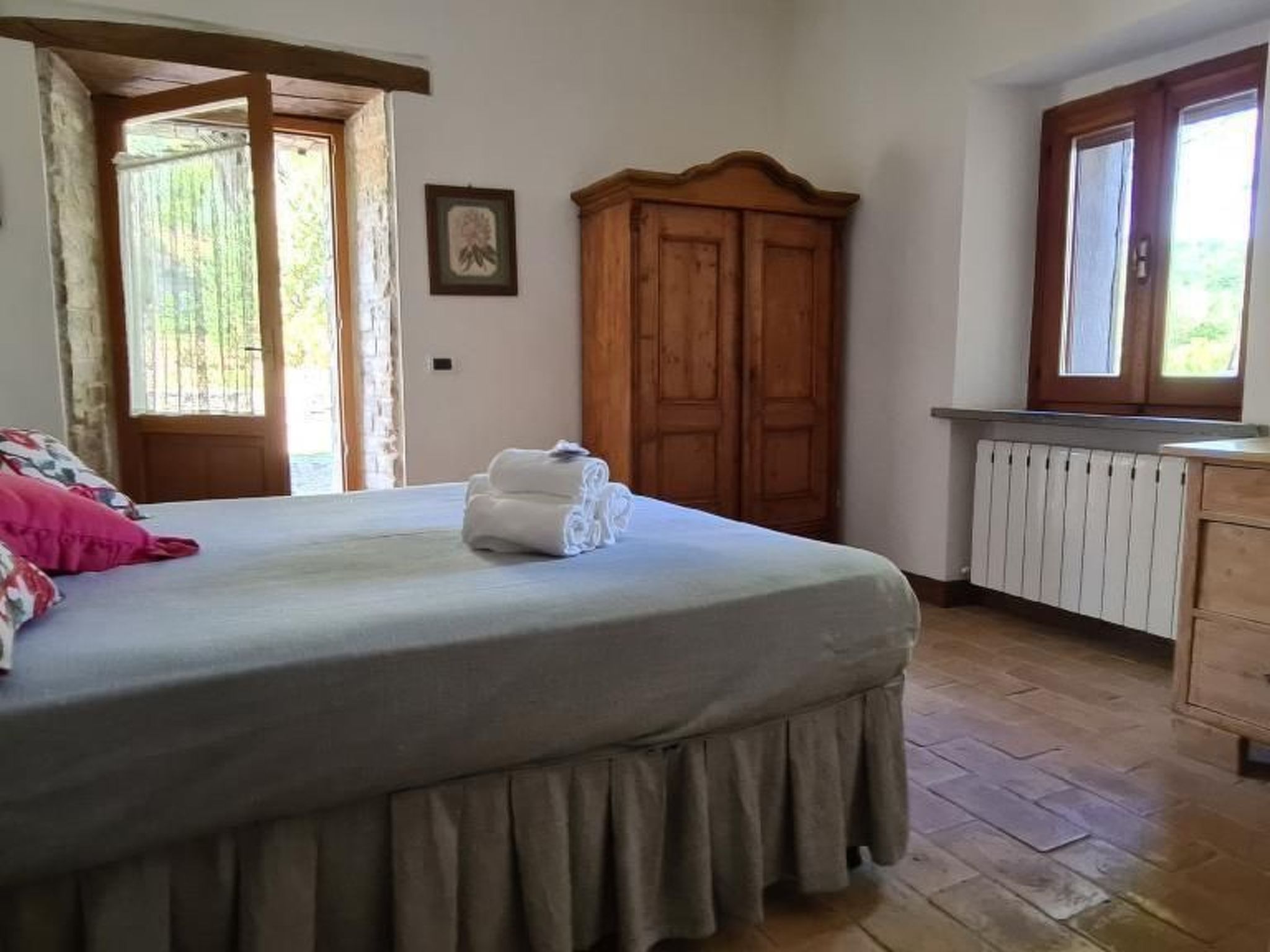 Altes Haus in Rotecastello mit großem Pool-Image-tags.info