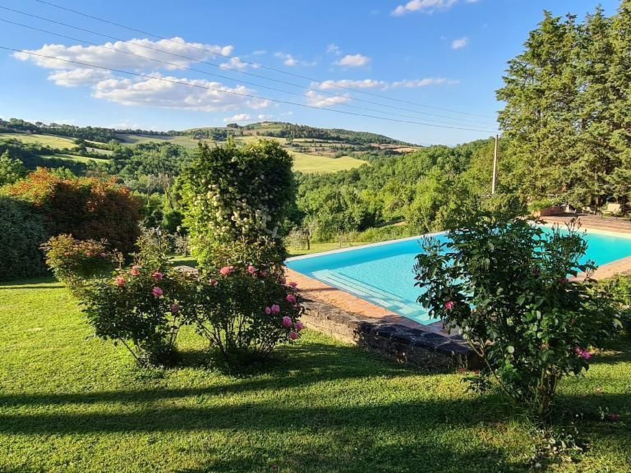 Altes Haus in Rotecastello mit großem Pool-Image-tags.info