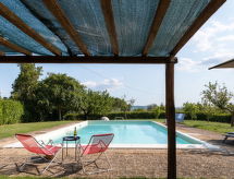 Il Pino Apartment: Ruim appartement met privézwembad in Umbrië voor 10 personen - thumbnail 3