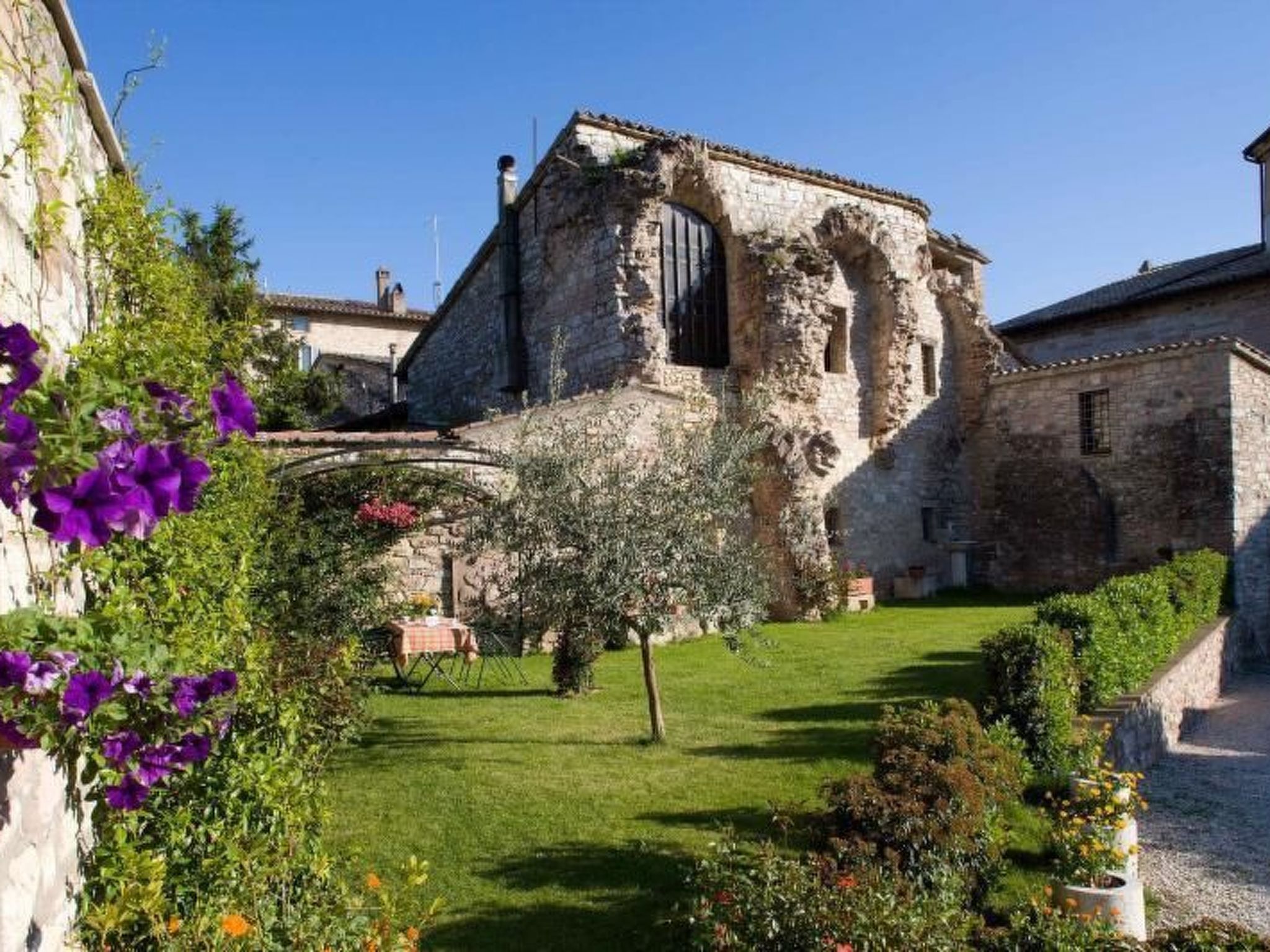 Vakantiehuis met omheinde tuin in Assisi (Italië) 1 hond is welkom