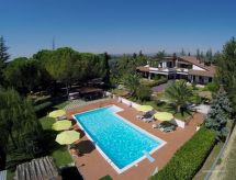 Villa Serena Assisi: Luxe villa met privézwembad in het hart van Umbrië - thumbnail 1