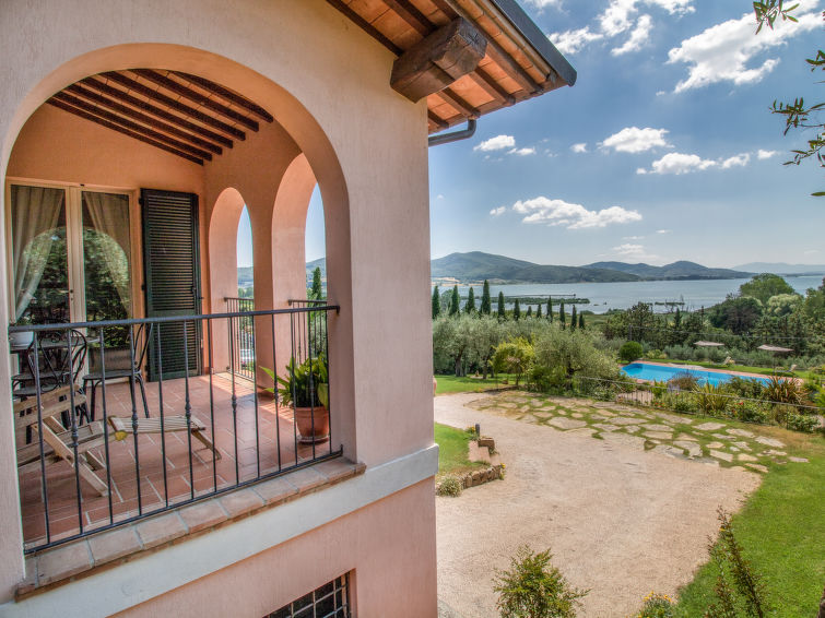 Op 300 m van het meer: Luxe villa in Magione met privézwembad in Magione