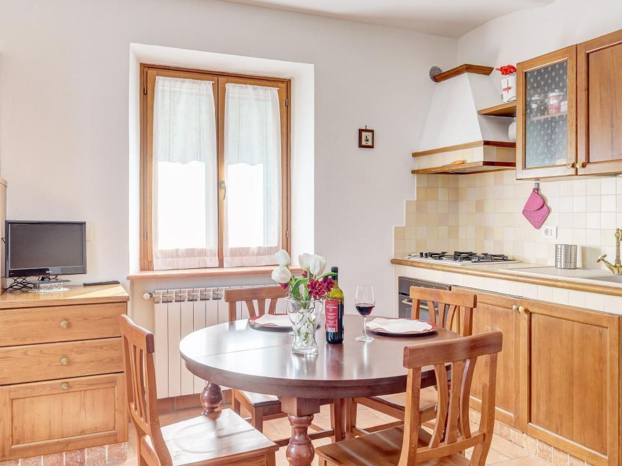 Schöne Wohnung in Magione mit Garten, gemeinschaftlichem Pool und Grill-Binnen