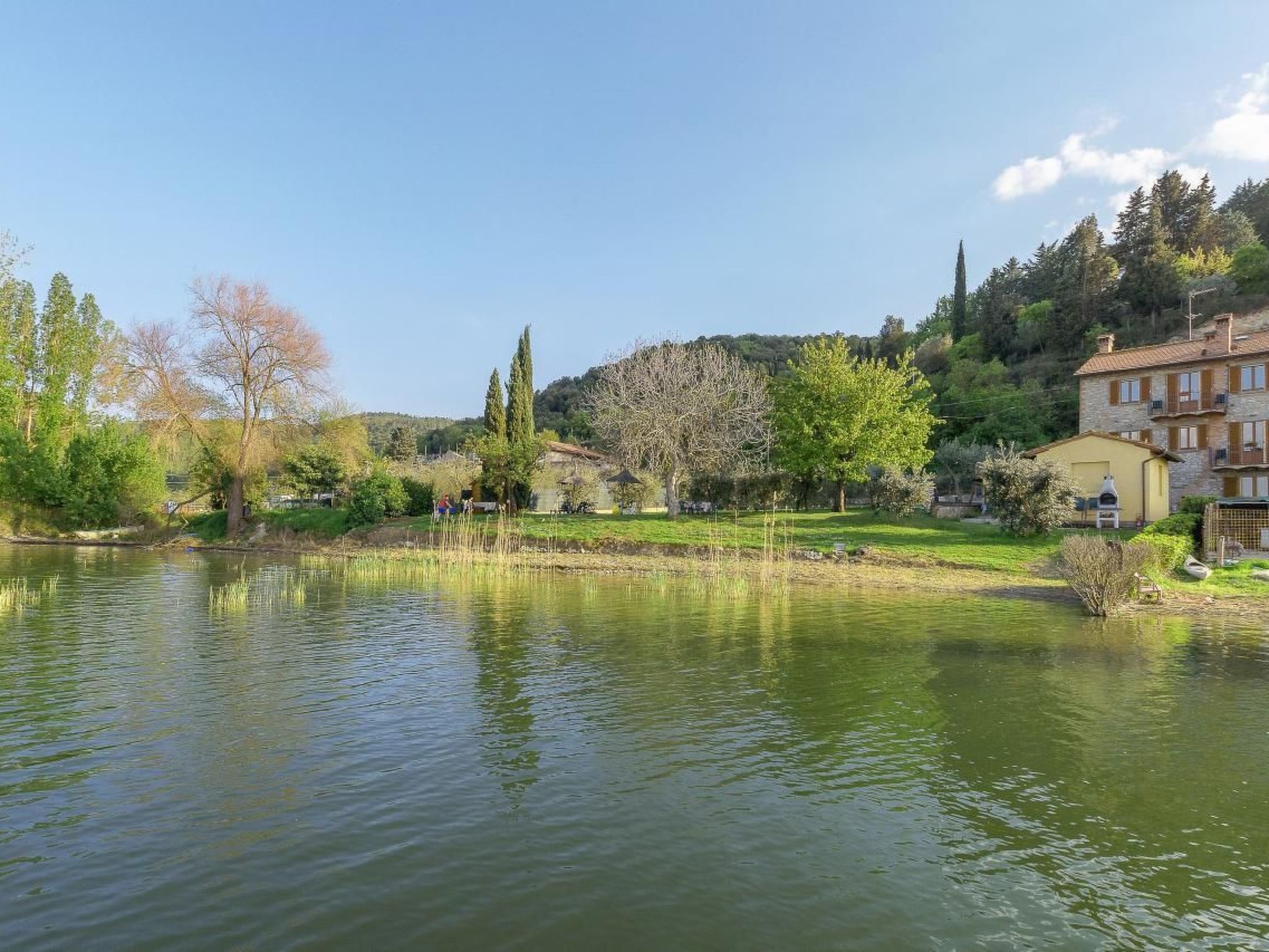 Schöne Wohnung in Magione mit Garten, gemeinschaftlichem Pool und Grill-Binnen