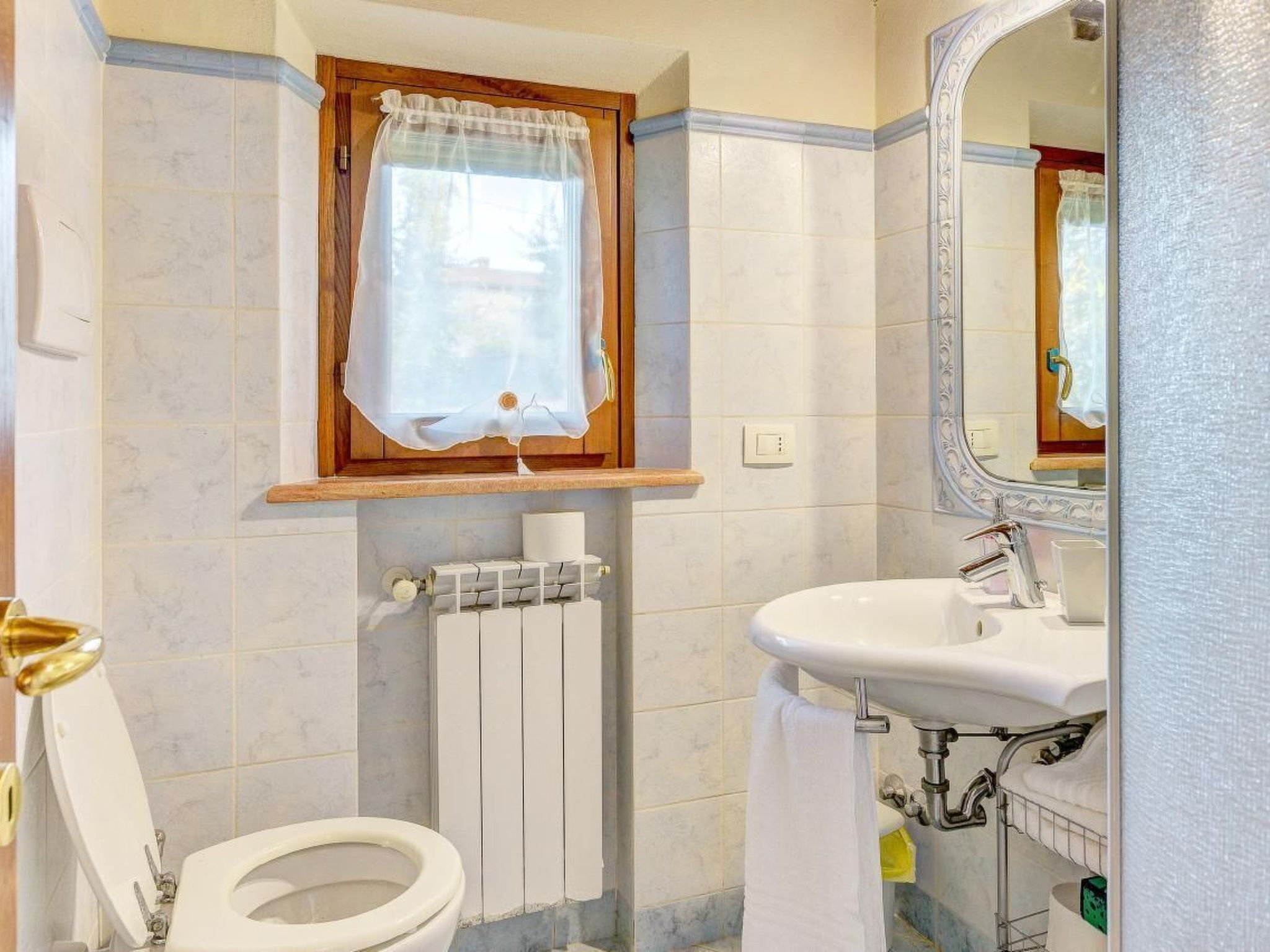 In Magione mit Garten und Grill-Binnen