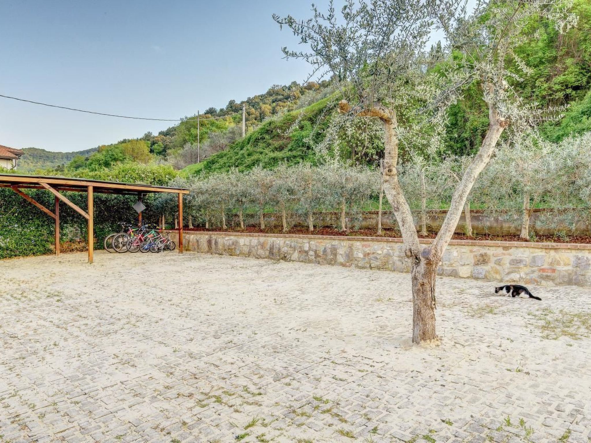 Wohnung in Magione mit Grill, Whirlpool und gemeinschaftlichem Pool-Binnen