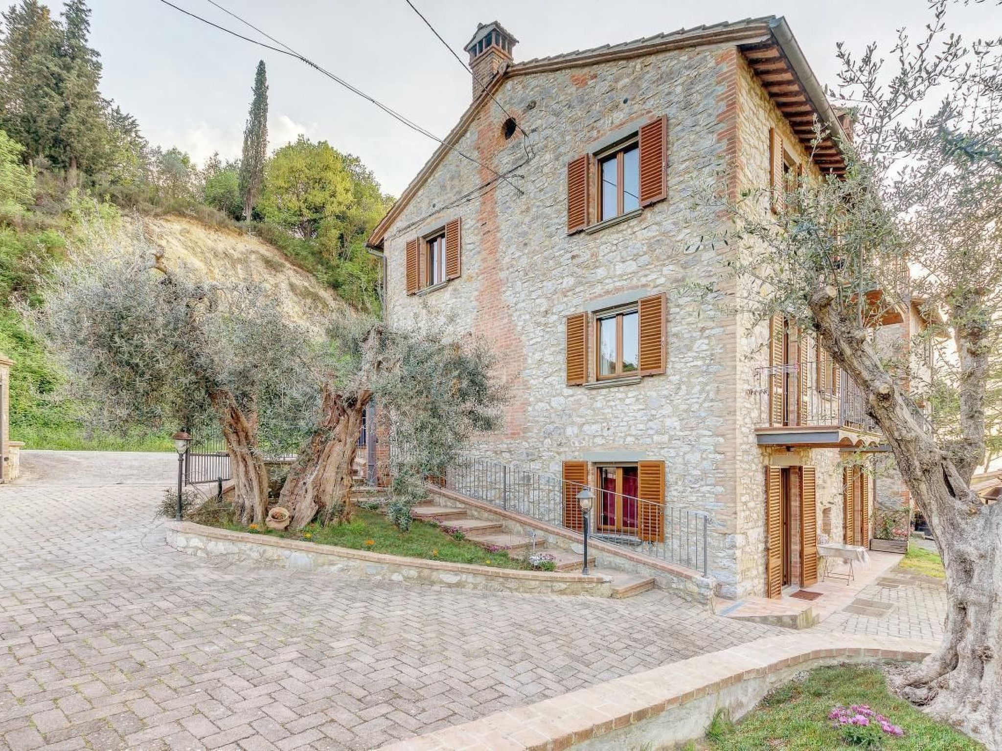 Wohnung in Magione mit Grill, Whirlpool und gemeinschaftlichem Pool-Binnen