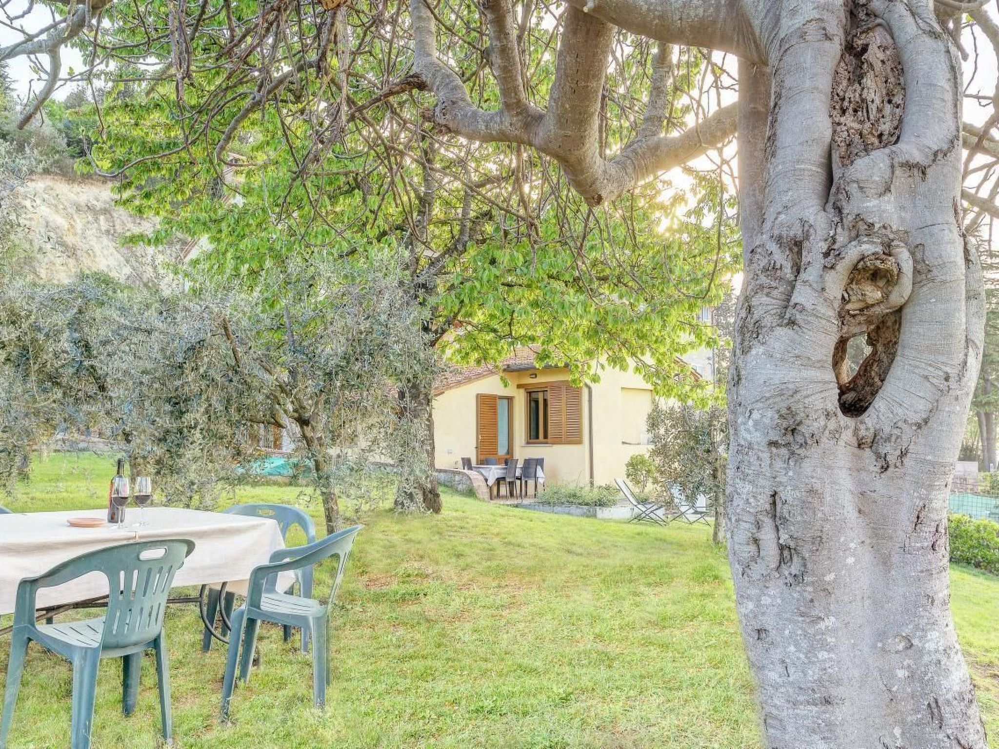 Wohnung in Magione mit Grill, Whirlpool und gemeinschaftlichem Pool-Binnen