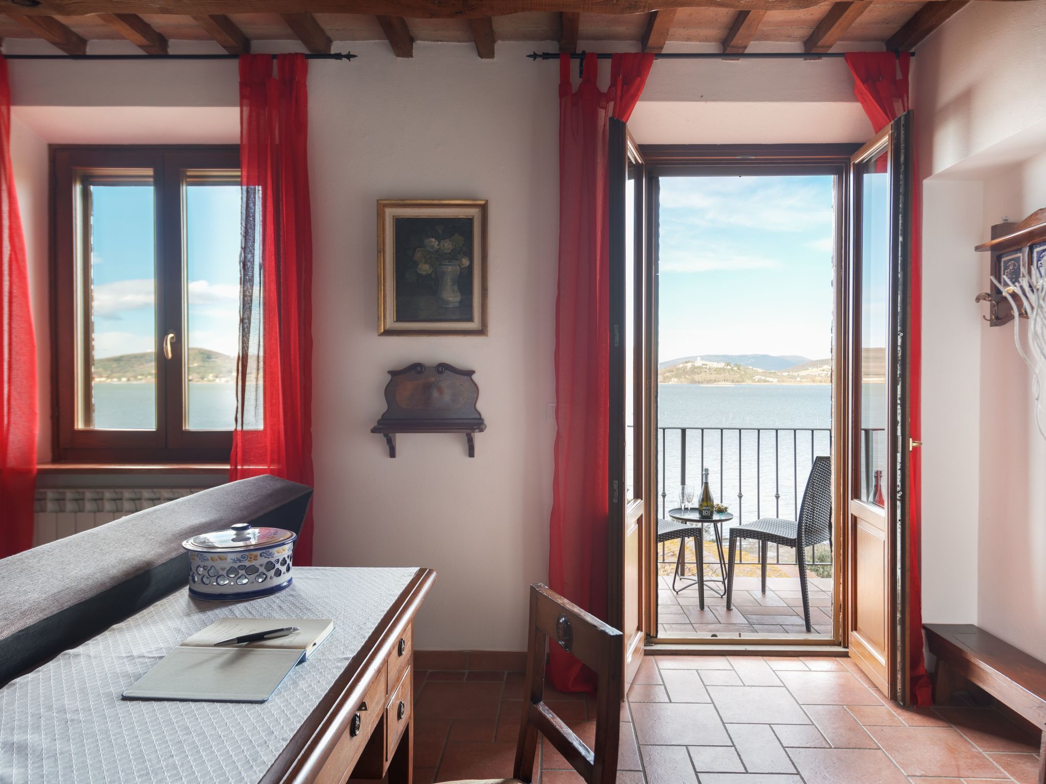 Wohnung in Magione mit Grill, Whirlpool und gemeinschaftlichem Pool-Binnen