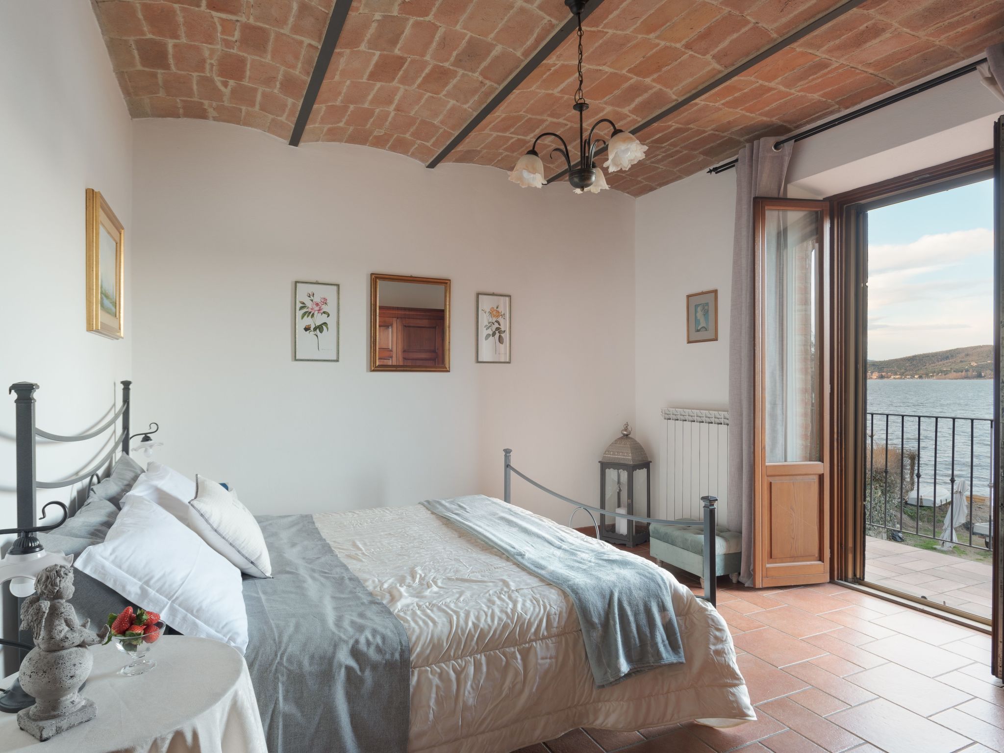 Appartement in Magione mit Grill, Terrasse und Garten-Binnen