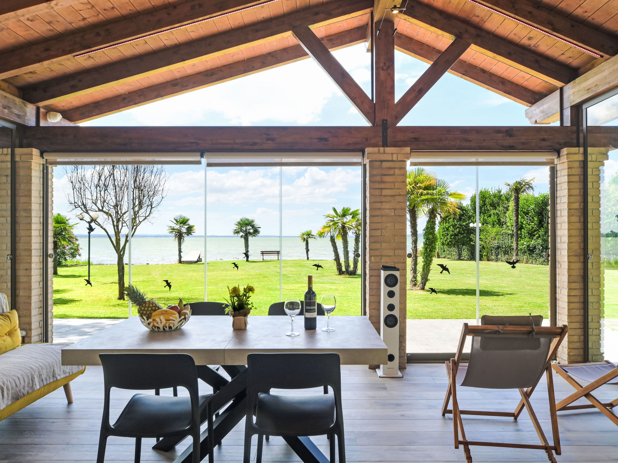 La Spiaggia - Outside