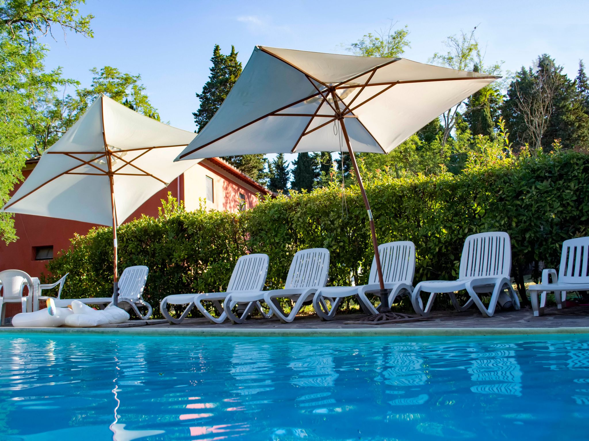 Rustikale Wohnung mit Swimmingpool in den Hügeln der Toskana