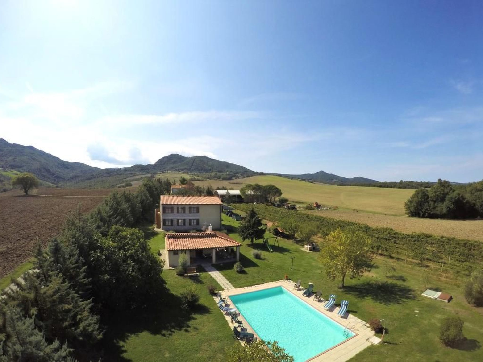 In Pomarance mit Großem gemeinsamem Pool